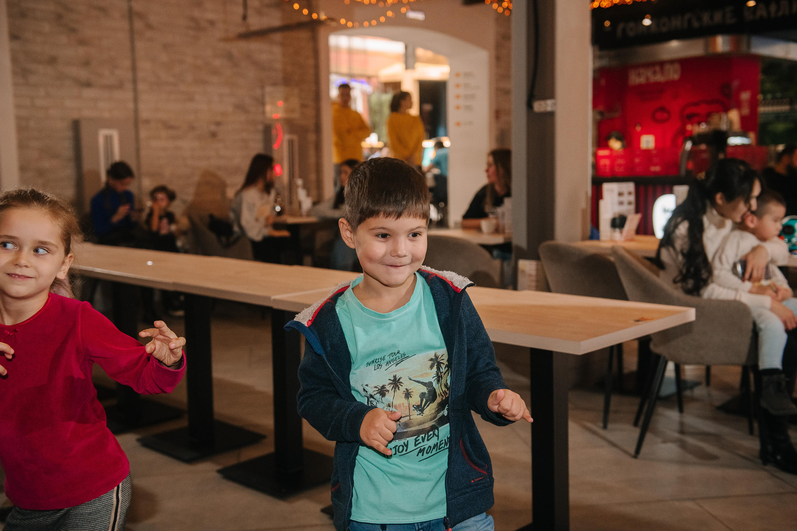Гастродвор. Детский мастер-класс по приготовлению сэндвичей. Фотограф Валерия Голубева (Миронова)