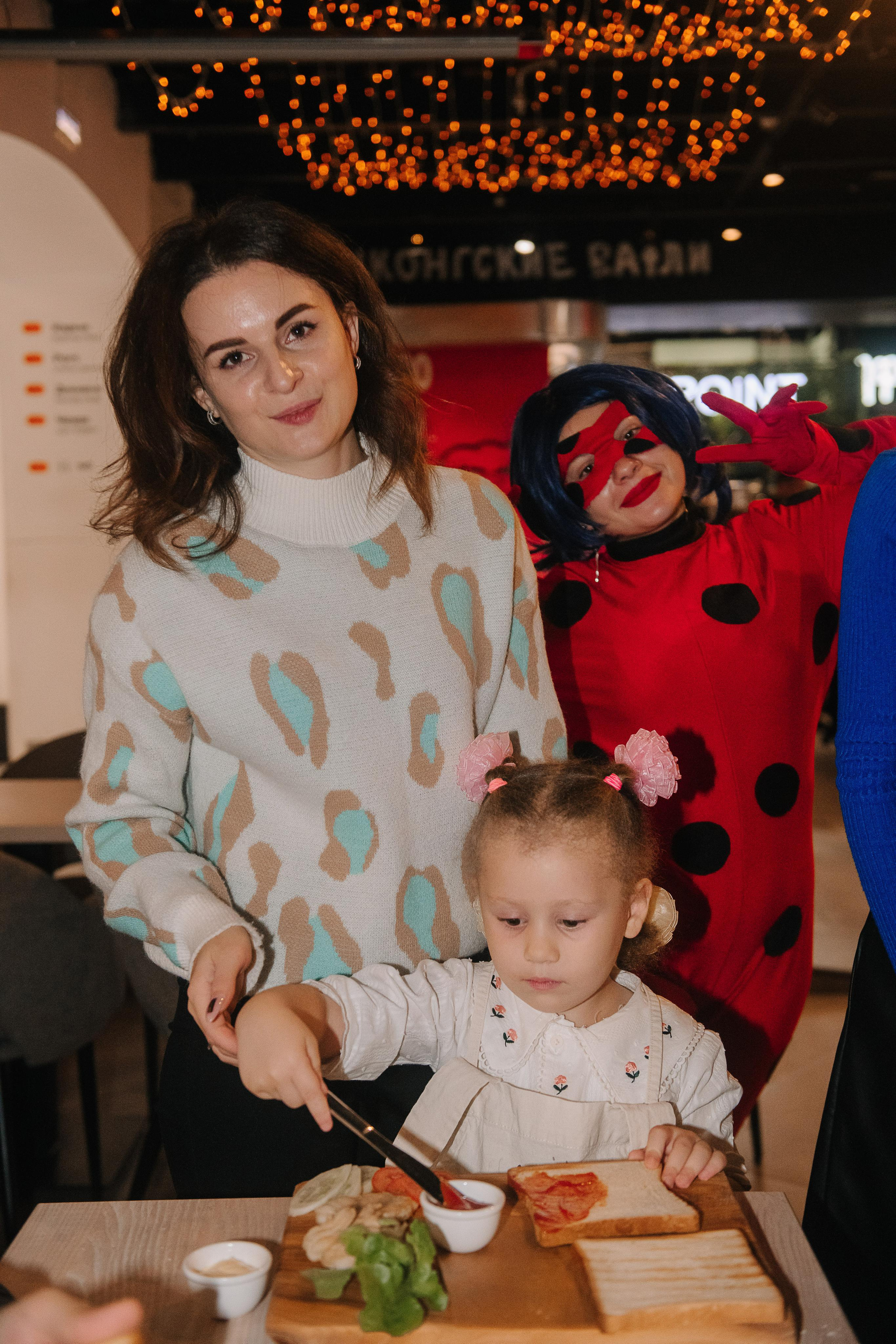 Гастродвор. Детский мастер-класс по приготовлению сэндвичей. Фотограф Валерия Голубева (Миронова)