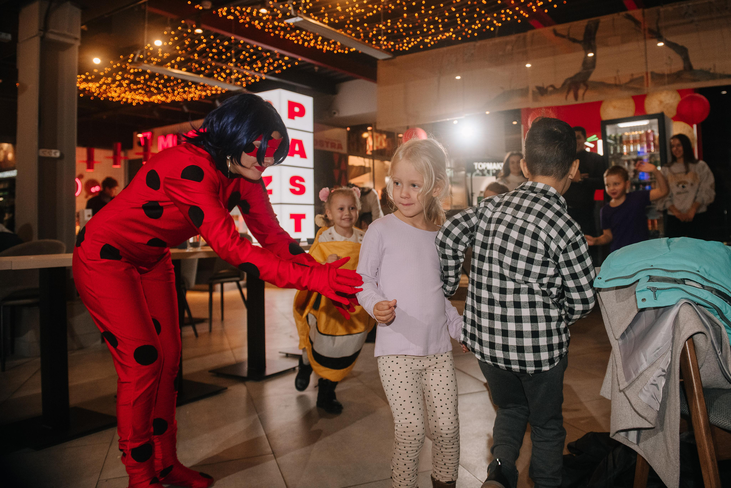 Гастродвор. Детский мастер-класс по приготовлению сэндвичей. Фотограф Валерия Голубева (Миронова)