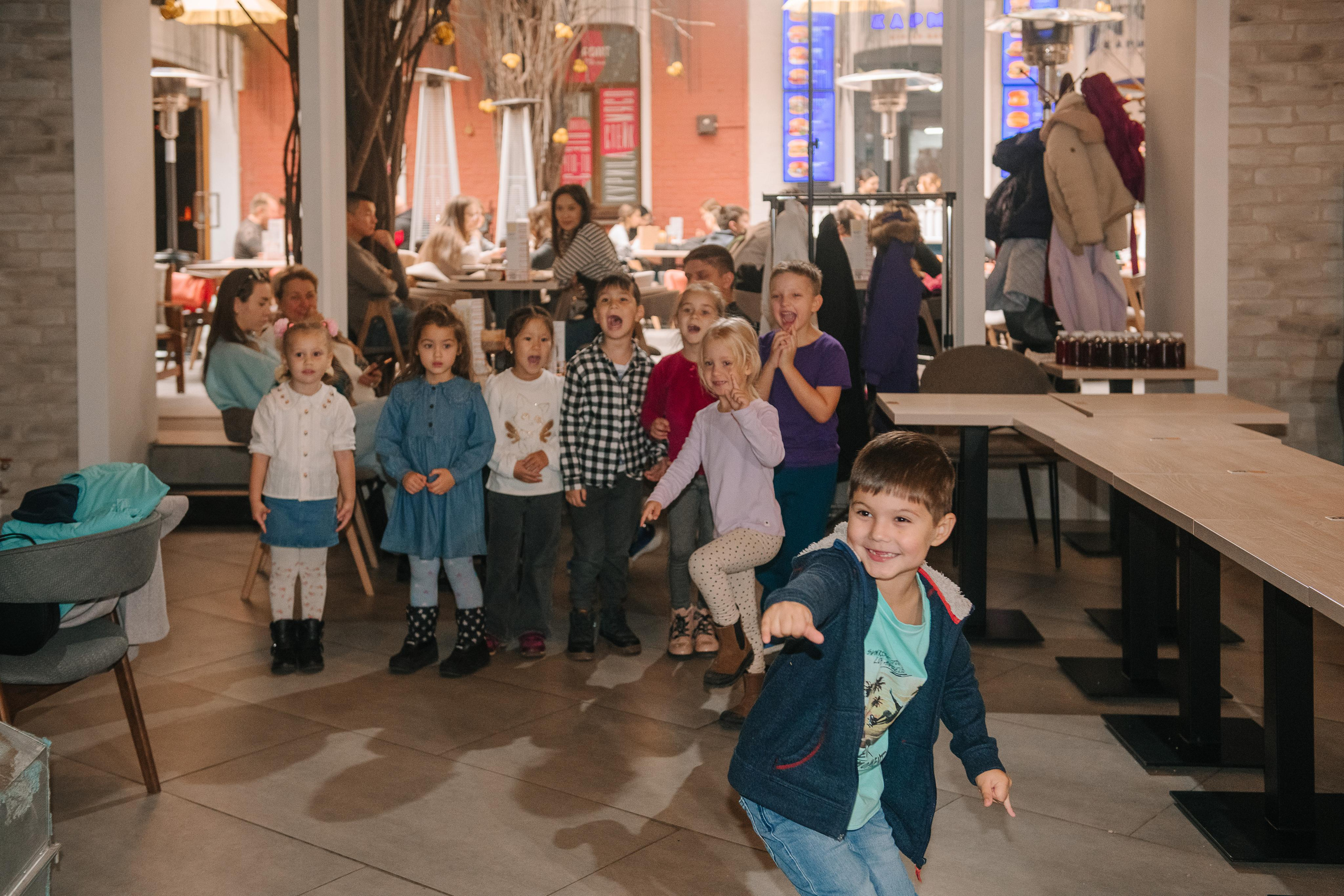 Гастродвор. Детский мастер-класс по приготовлению сэндвичей. Фотограф Валерия Голубева (Миронова)