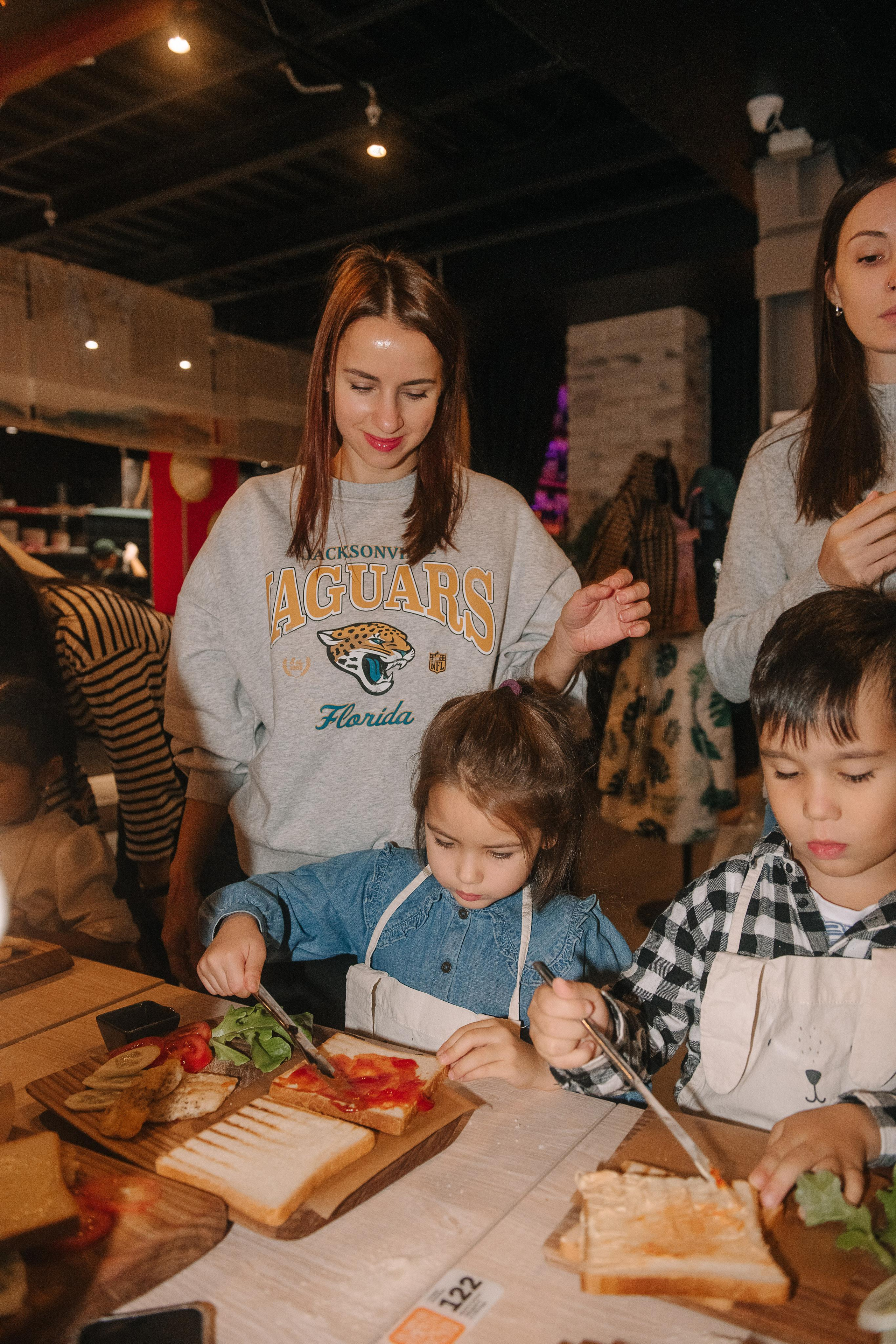 Гастродвор. Детский мастер-класс по приготовлению сэндвичей. Фотограф Валерия Голубева (Миронова)