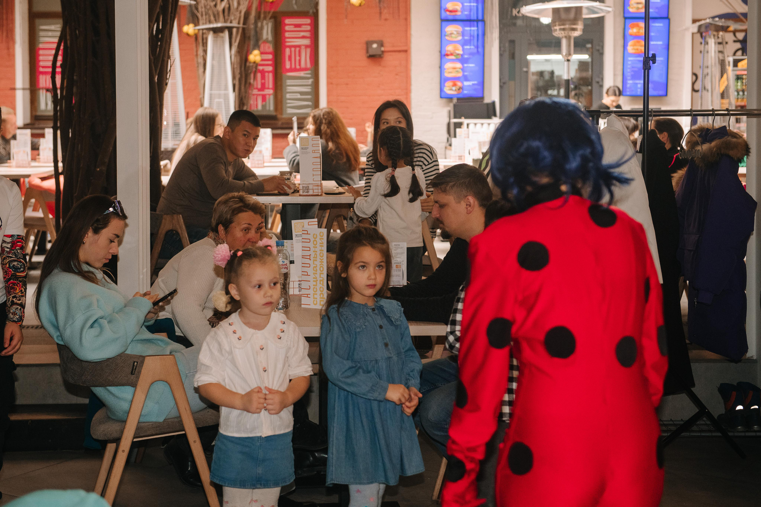 Гастродвор. Детский мастер-класс по приготовлению сэндвичей. Фотограф Валерия Голубева (Миронова)