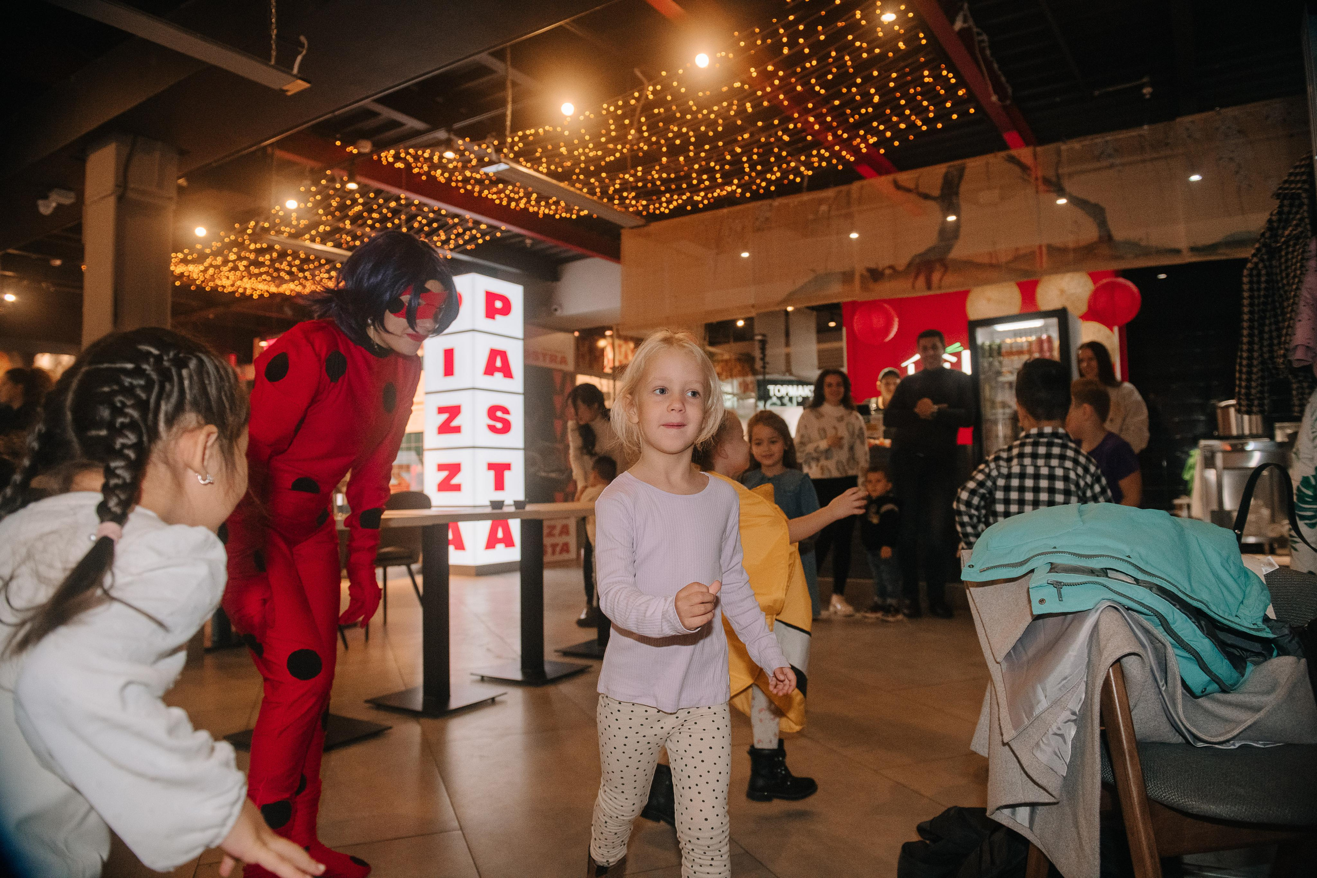 Гастродвор. Детский мастер-класс по приготовлению сэндвичей. Фотограф Валерия Голубева (Миронова)