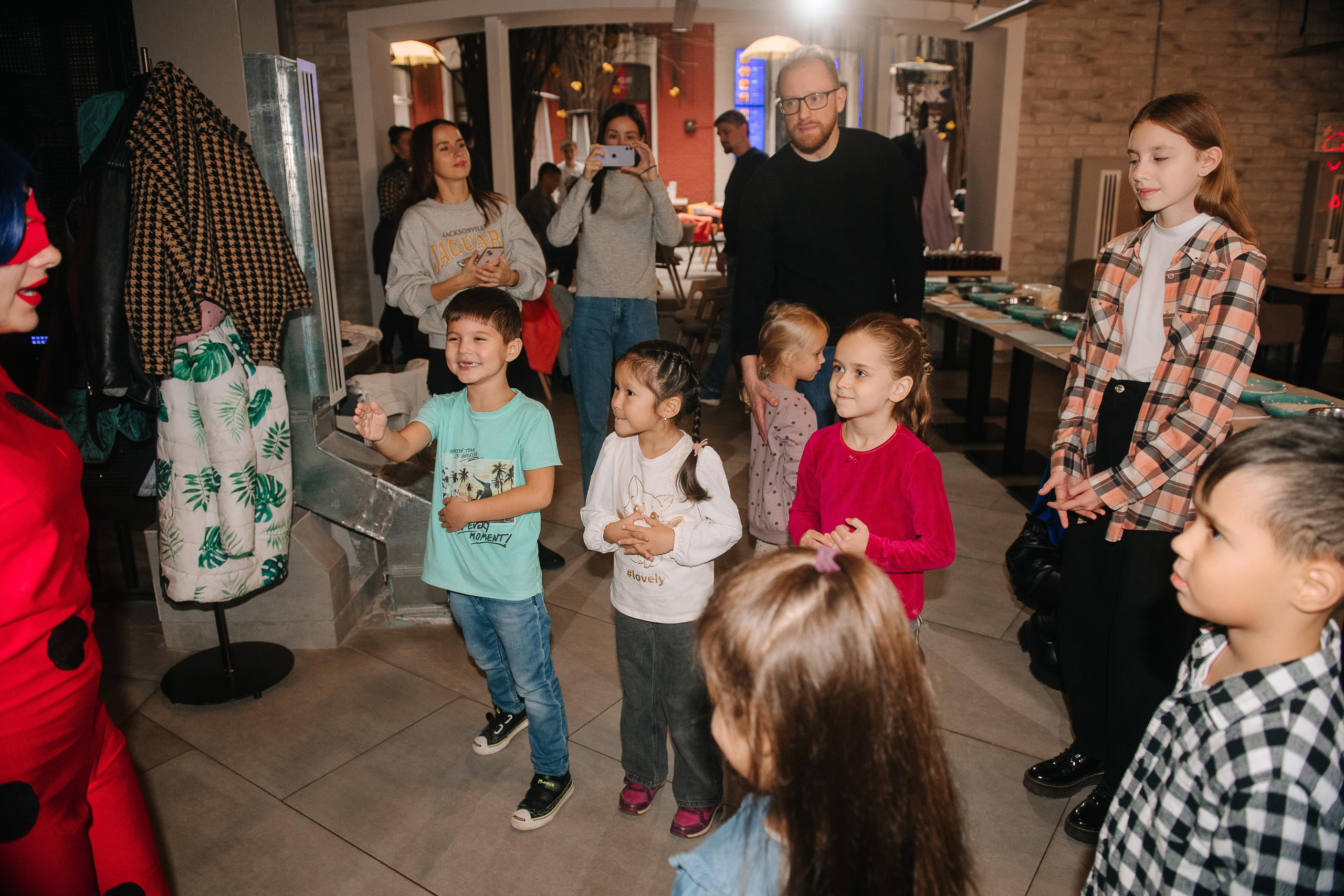 Гастродвор. Детский мастер-класс по приготовлению сэндвичей. Фотограф Валерия Голубева (Миронова)
