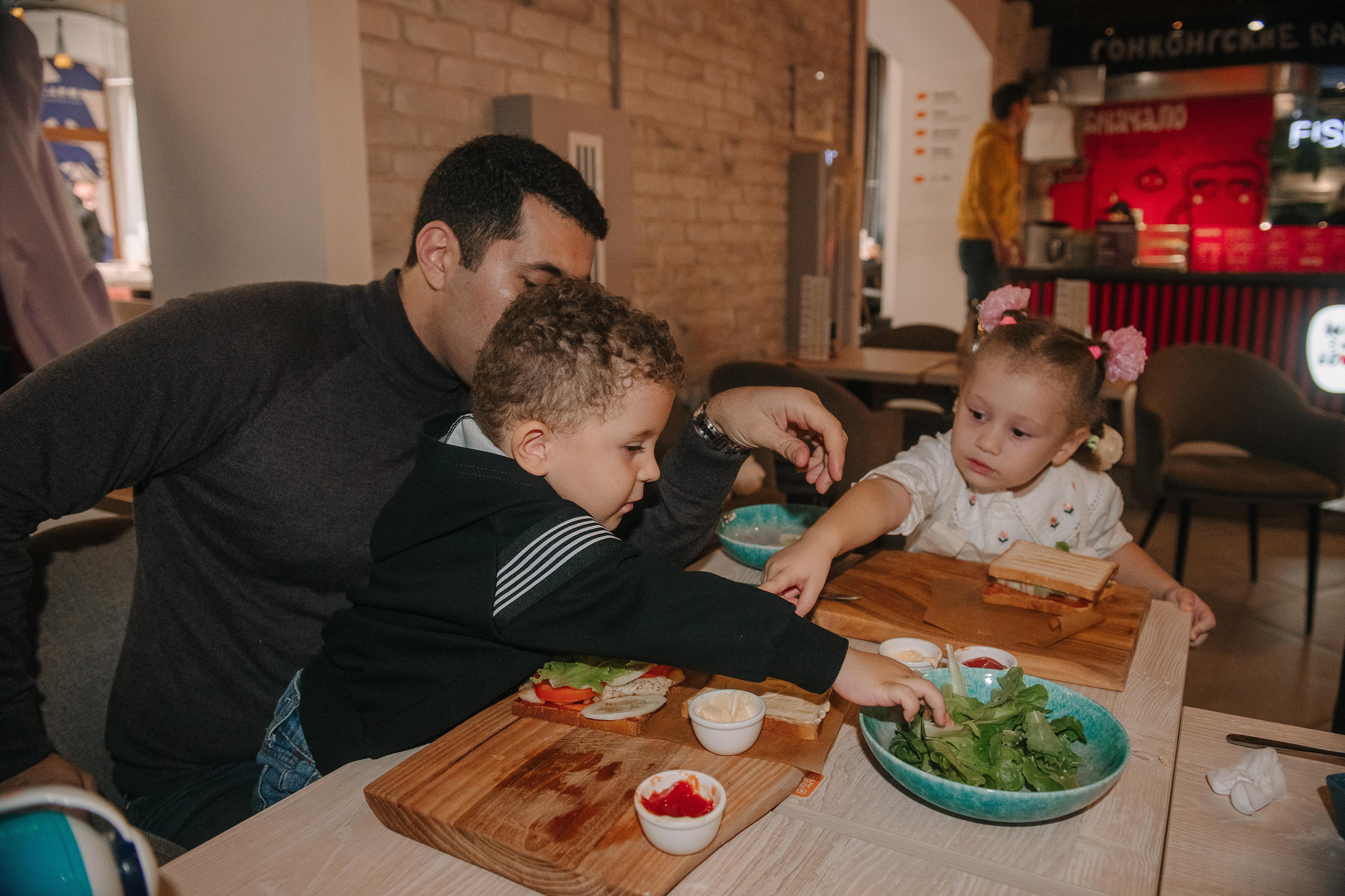 Гастродвор. Детский мастер-класс по приготовлению сэндвичей. Фотограф Валерия Голубева (Миронова)