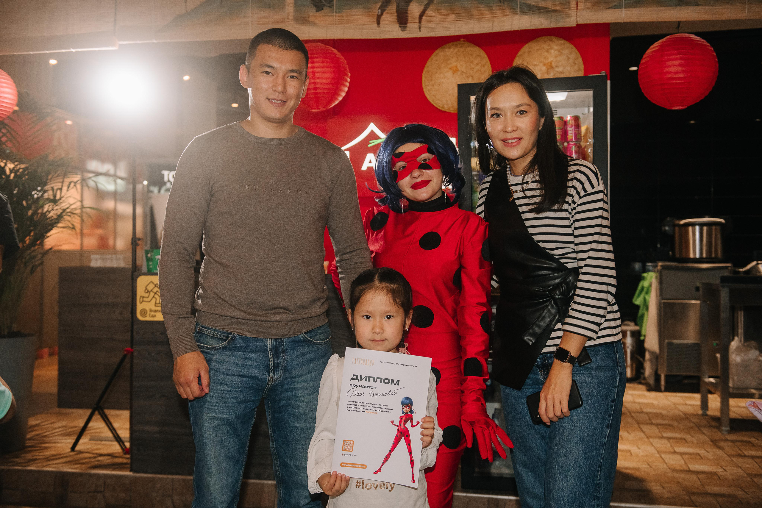 Гастродвор. Детский мастер-класс по приготовлению сэндвичей. Фотограф Валерия Голубева (Миронова)
