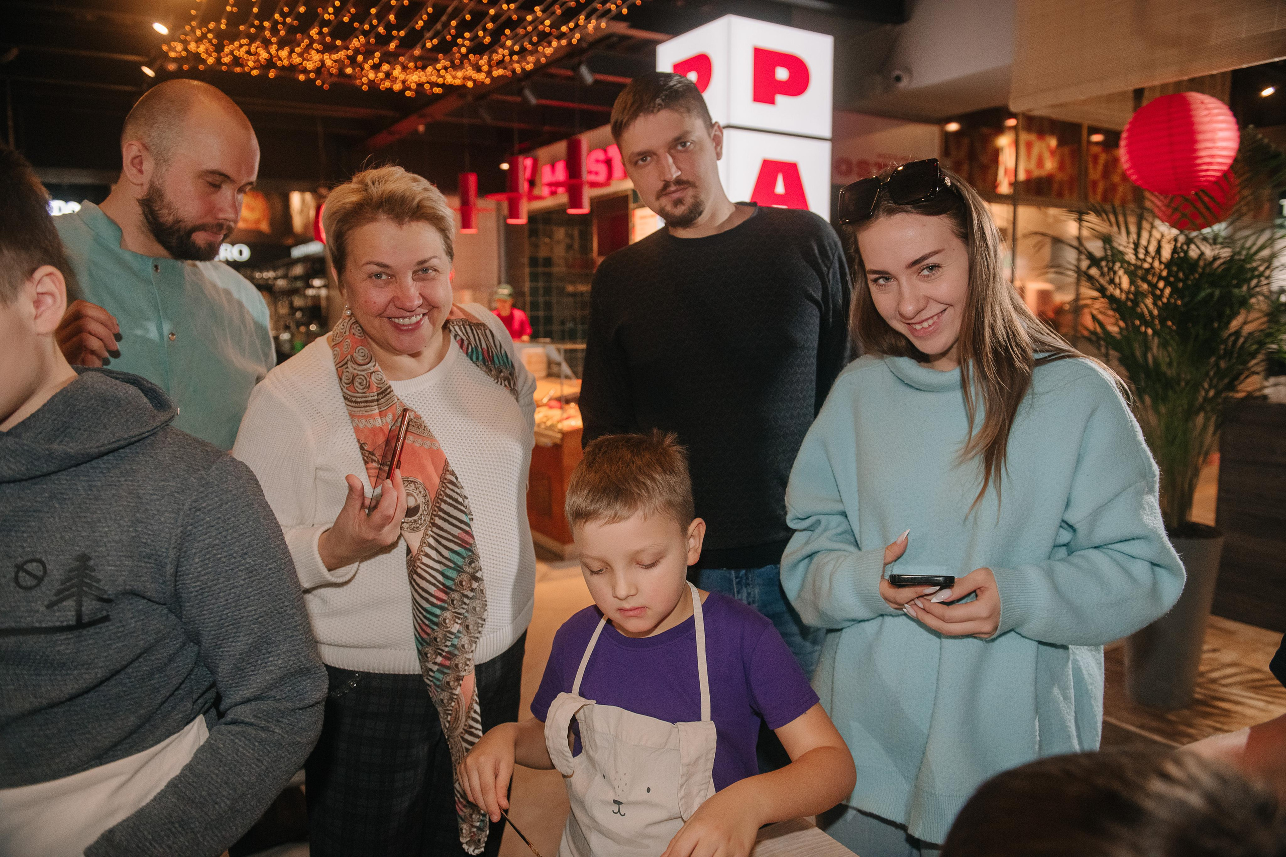 Гастродвор. Детский мастер-класс по приготовлению сэндвичей. Фотограф Валерия Голубева (Миронова)