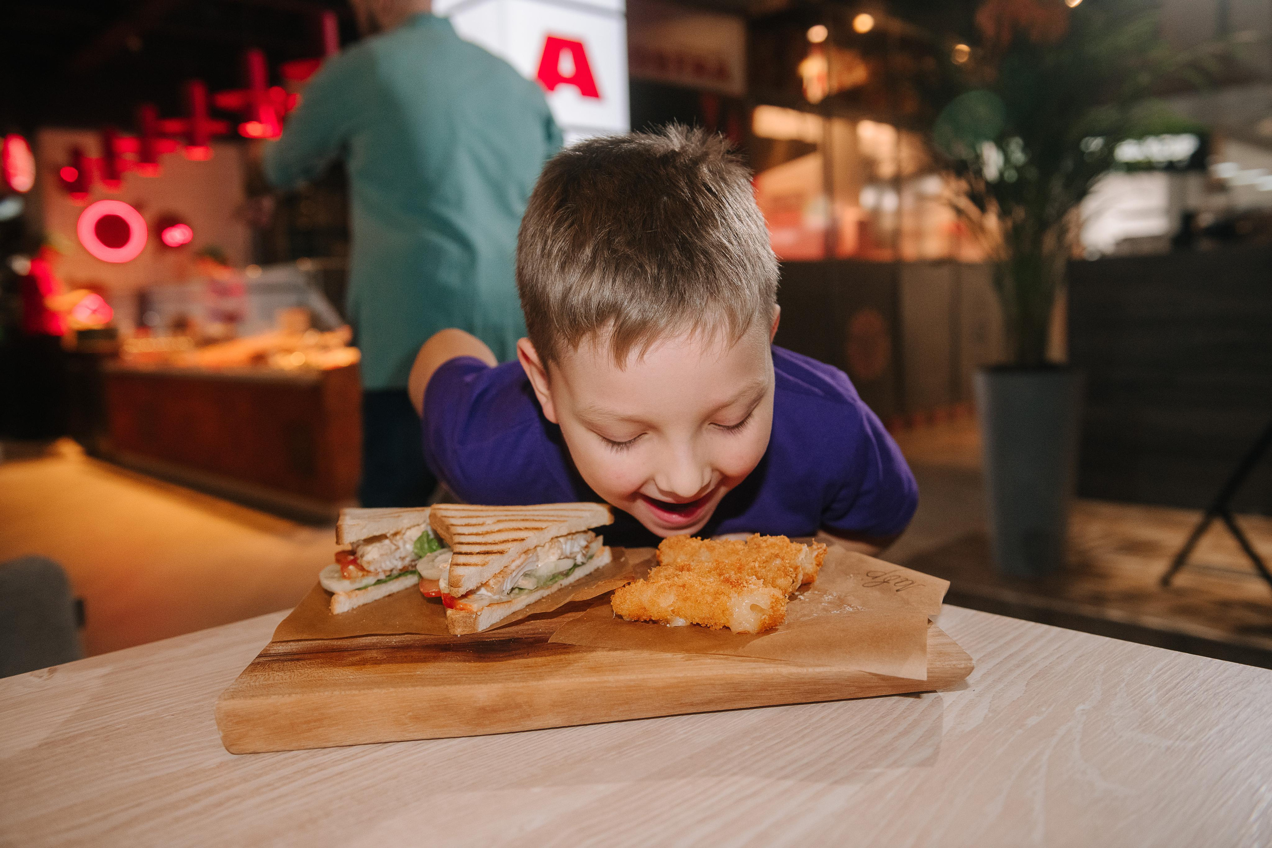 Гастродвор. Детский мастер-класс по приготовлению сэндвичей. Фотограф Валерия Голубева (Миронова)