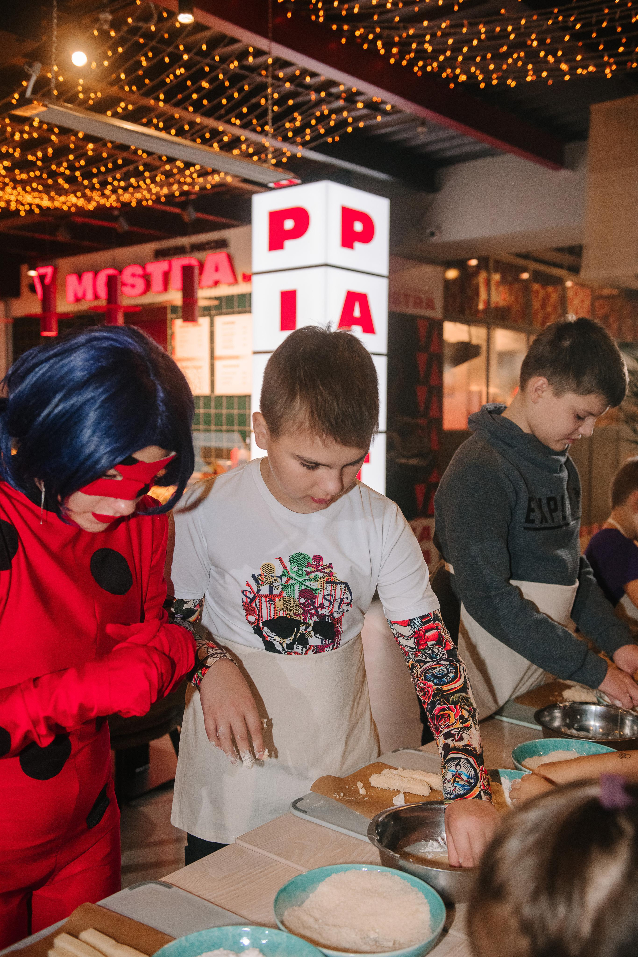 Гастродвор. Детский мастер-класс по приготовлению сэндвичей. Фотограф Валерия Голубева (Миронова)