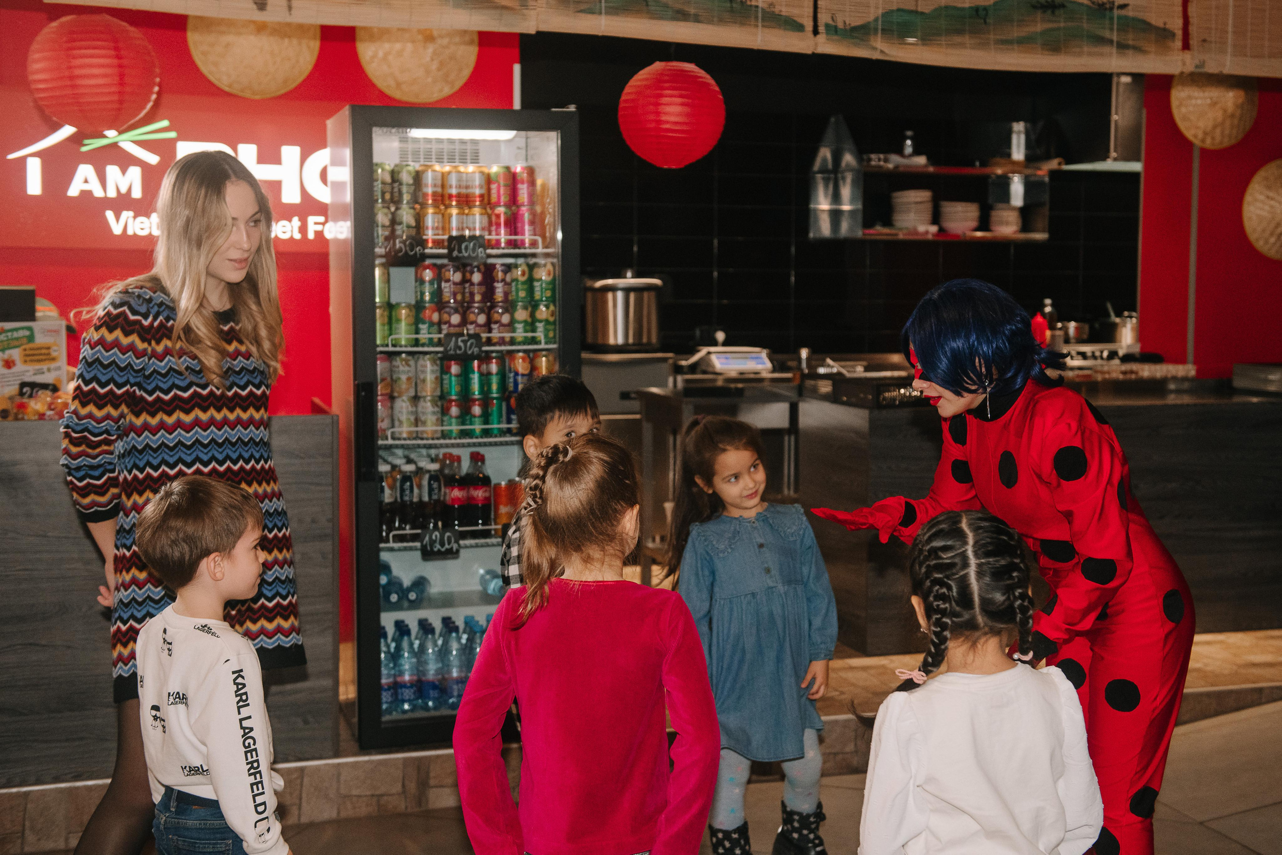 Гастродвор. Детский мастер-класс по приготовлению сэндвичей. Фотограф Валерия Голубева (Миронова)
