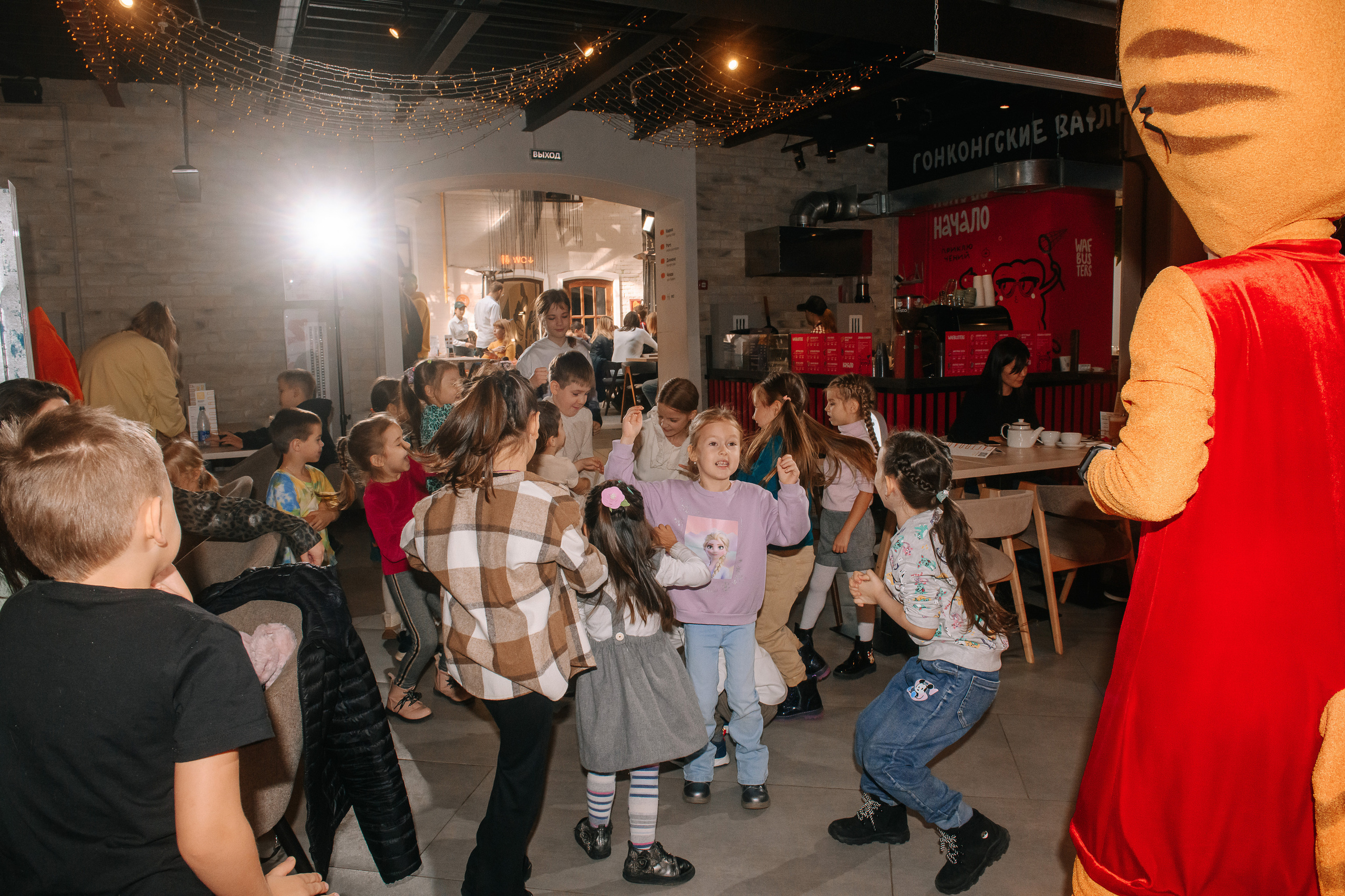 Гастродвор. Детский мастер-класс по приготовлению тирамису. Фотограф Валерия Голубева (Миронова)