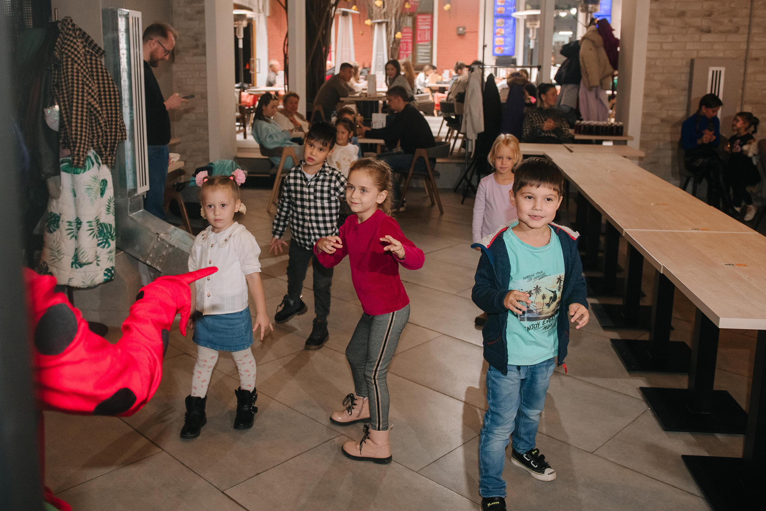Гастродвор. Детский мастер-класс по приготовлению сэндвичей. Фотограф Валерия Голубева (Миронова)