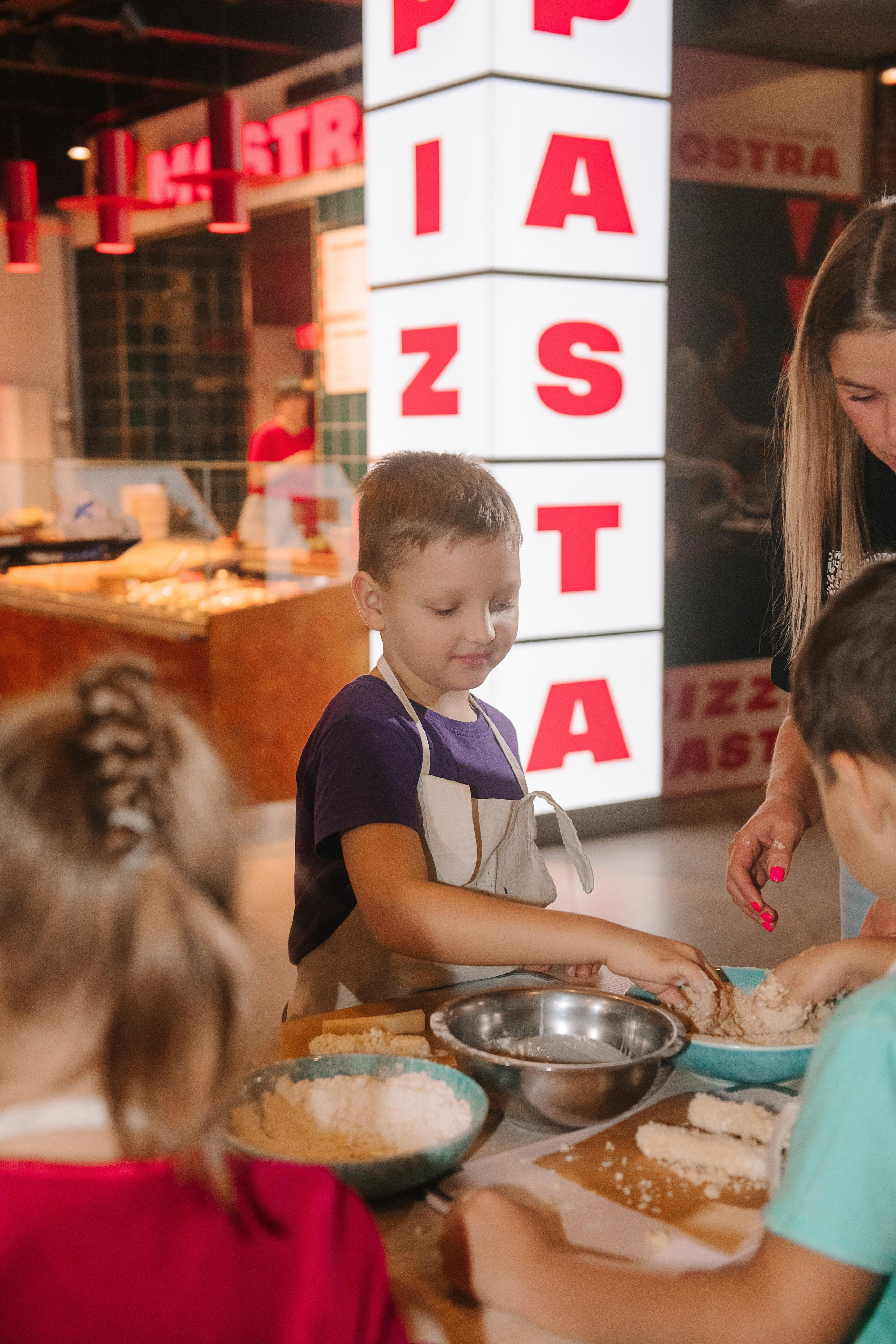 Гастродвор. Детский мастер-класс по приготовлению сэндвичей. Фотограф Валерия Голубева (Миронова)
