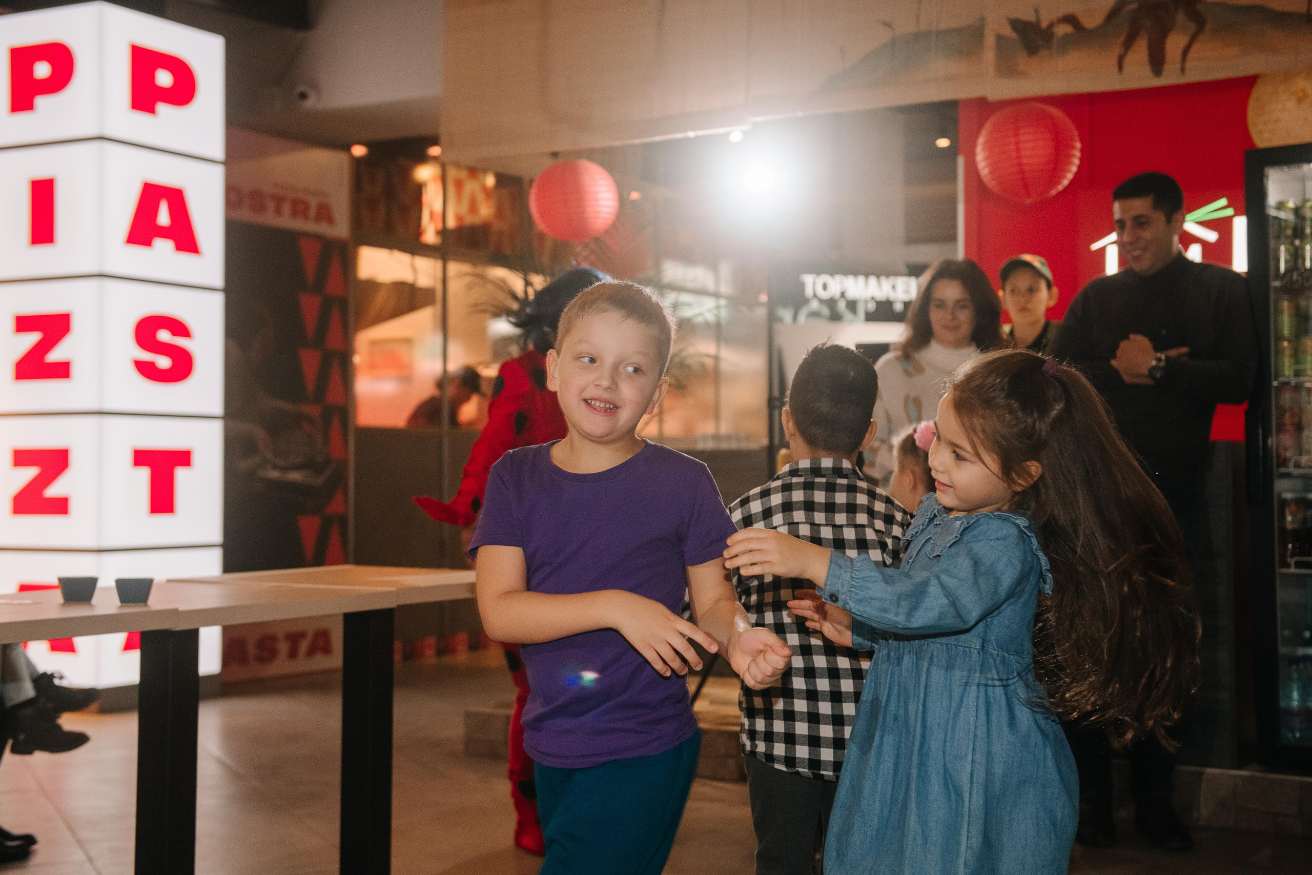 Гастродвор. Детский мастер-класс по приготовлению сэндвичей. Фотограф Валерия Голубева (Миронова)