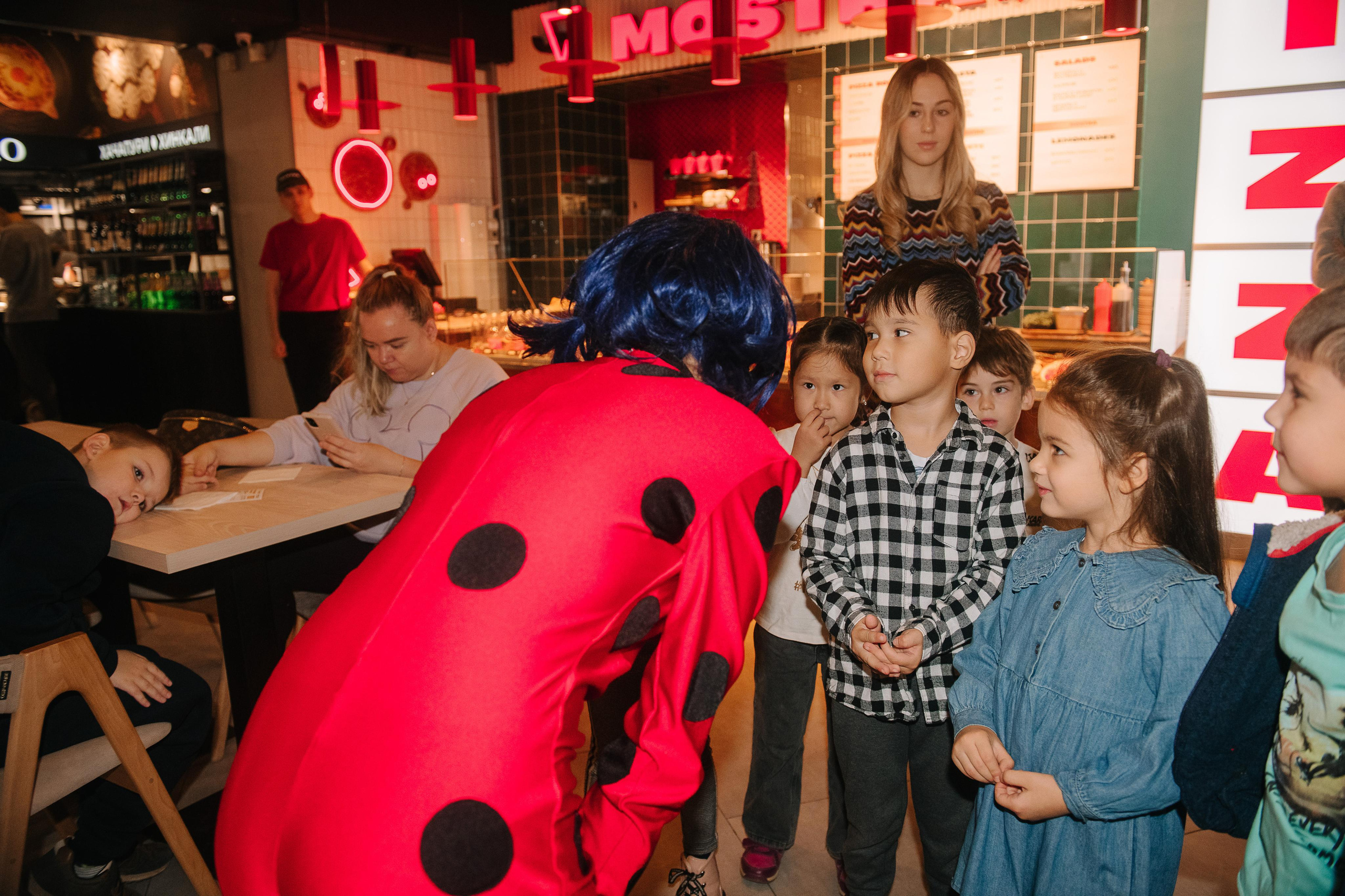 Гастродвор. Детский мастер-класс по приготовлению сэндвичей. Фотограф Валерия Голубева (Миронова)