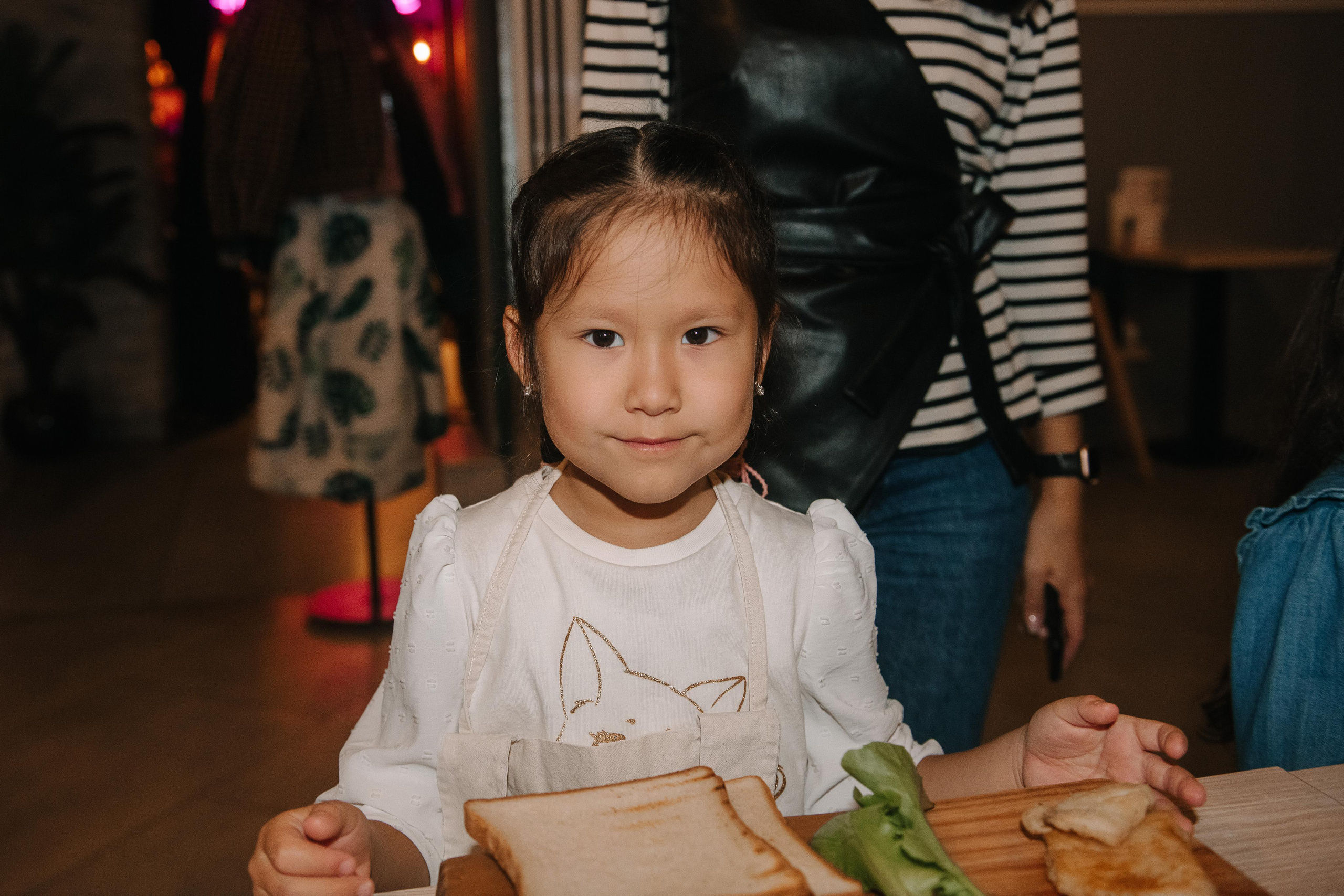 Гастродвор. Детский мастер-класс по приготовлению сэндвичей. Фотограф Валерия Голубева (Миронова)