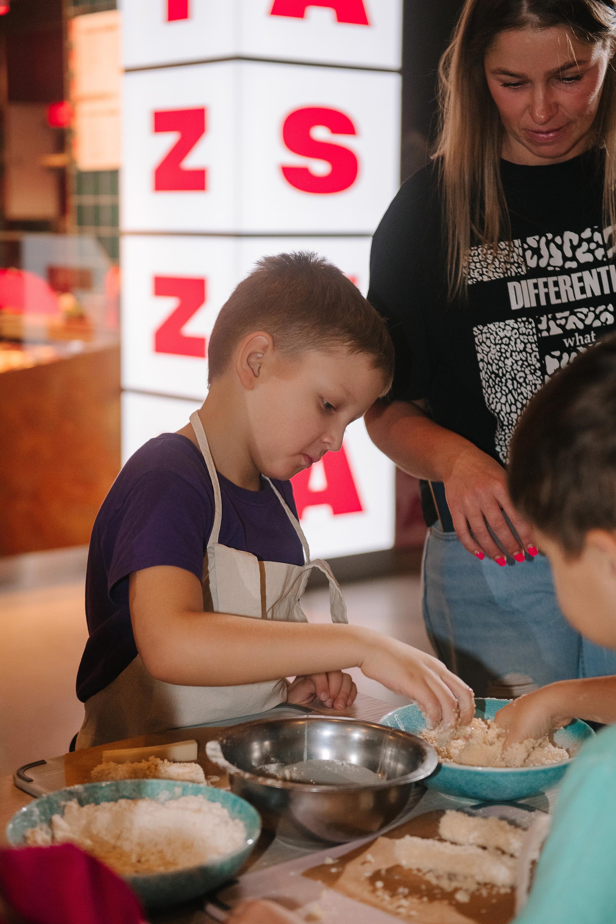Гастродвор. Детский мастер-класс по приготовлению сэндвичей. Фотограф Валерия Голубева (Миронова)