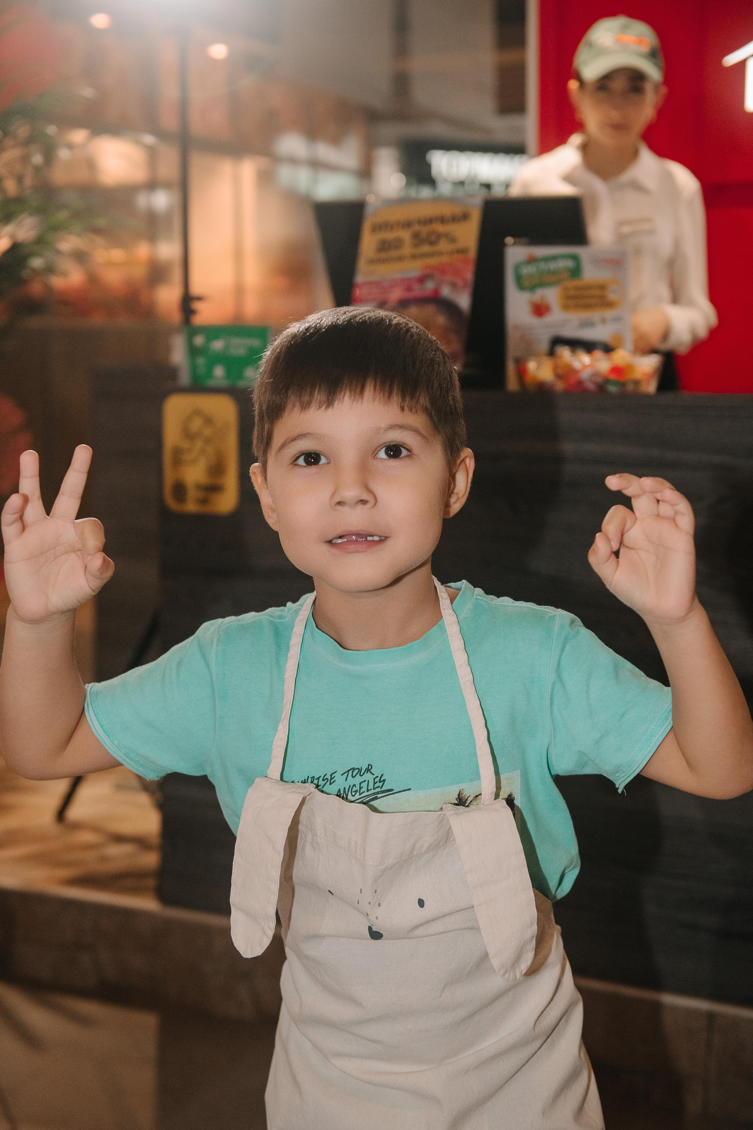 Гастродвор. Детский мастер-класс по приготовлению сэндвичей. Фотограф Валерия Голубева (Миронова)