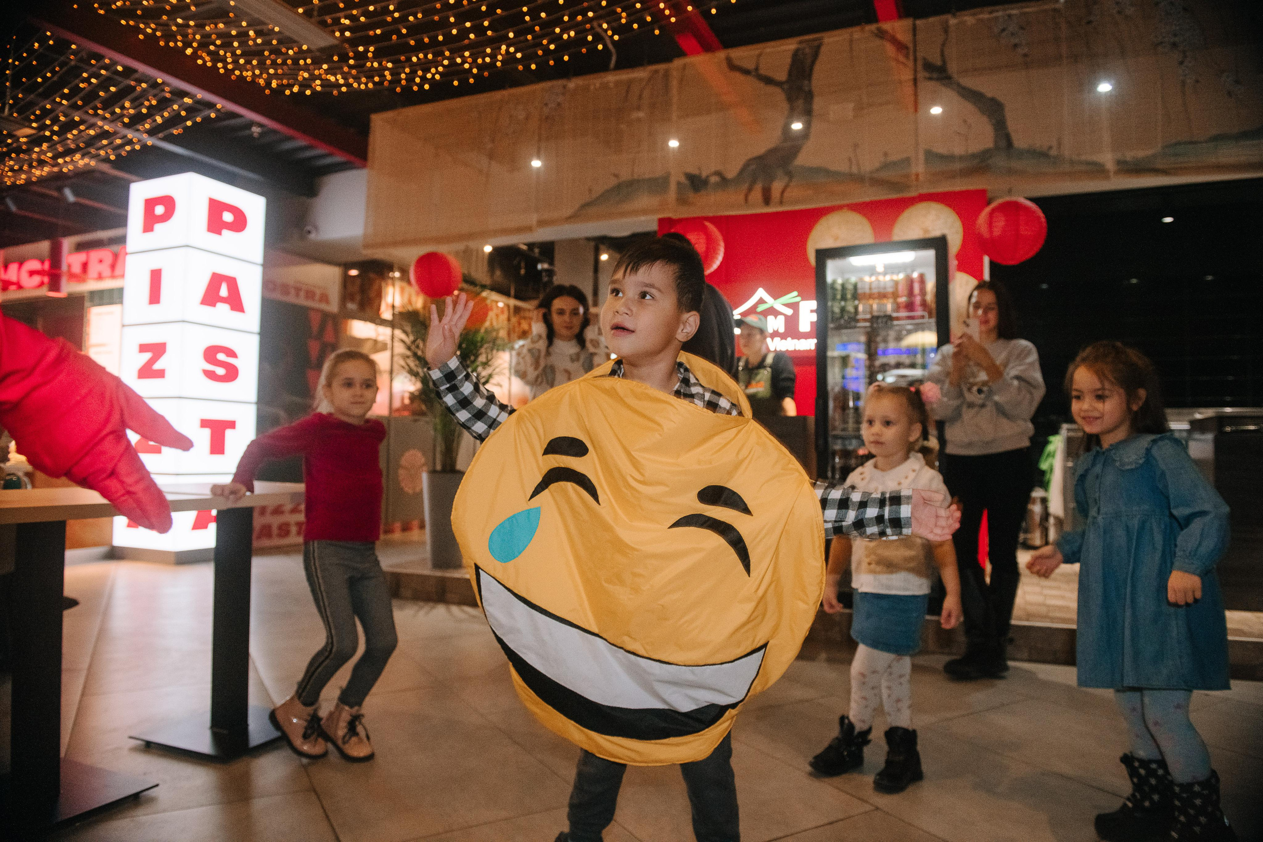 Гастродвор. Детский мастер-класс по приготовлению сэндвичей. Фотограф Валерия Голубева (Миронова)