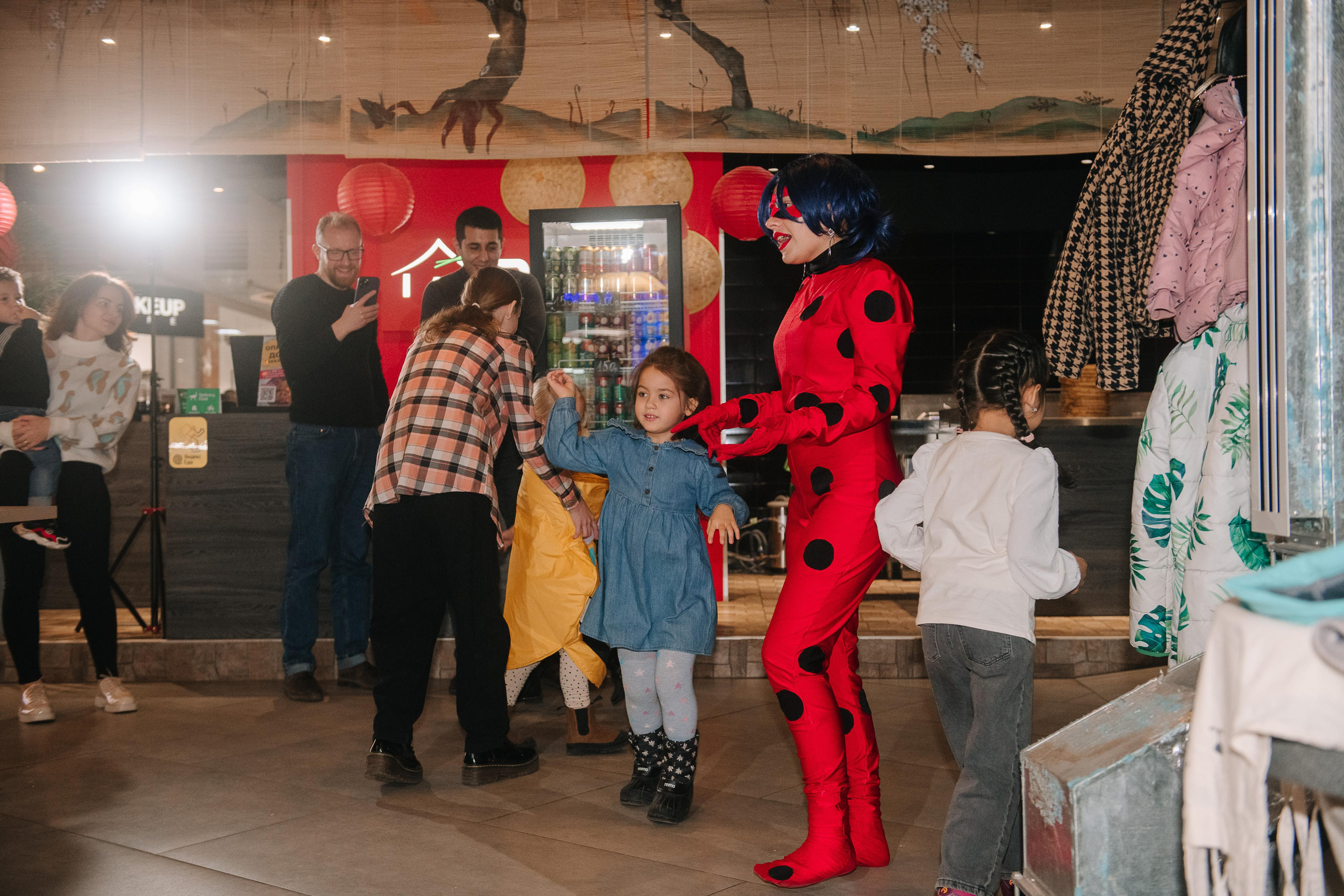 Гастродвор. Детский мастер-класс по приготовлению сэндвичей. Фотограф Валерия Голубева (Миронова)
