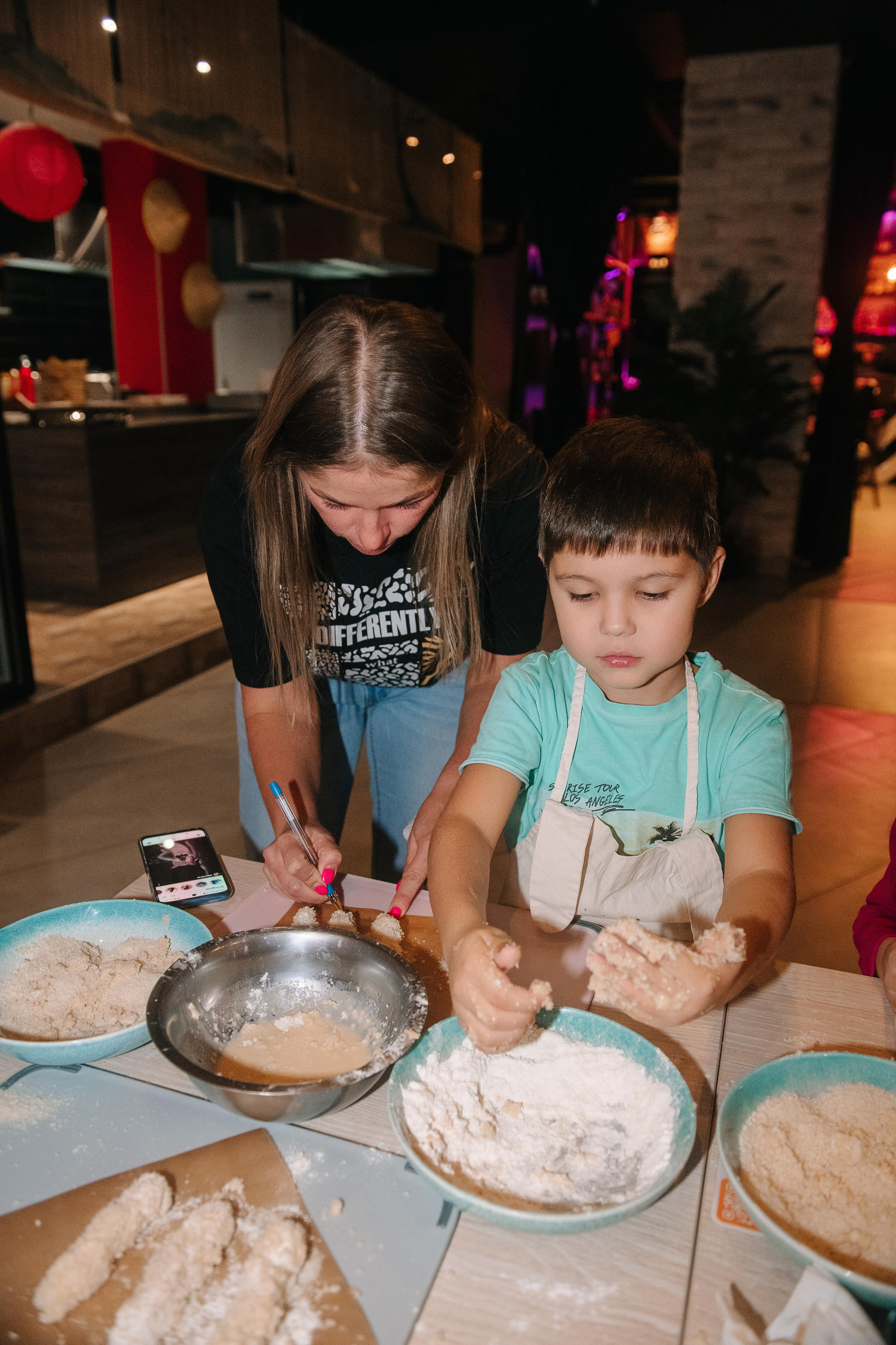 Гастродвор. Детский мастер-класс по приготовлению сэндвичей. Фотограф Валерия Голубева (Миронова)