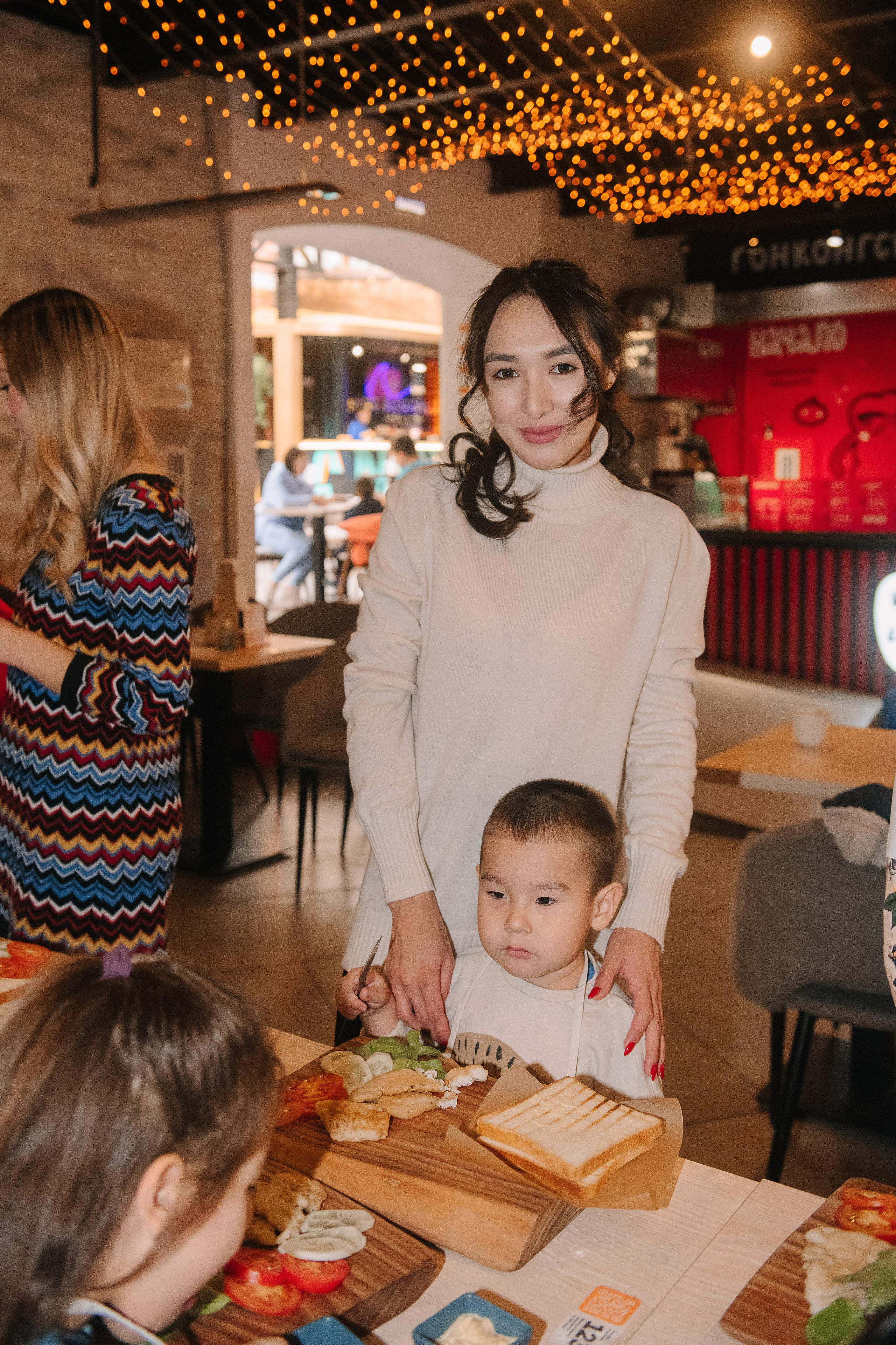 Гастродвор. Детский мастер-класс по приготовлению сэндвичей. Фотограф Валерия Голубева (Миронова)
