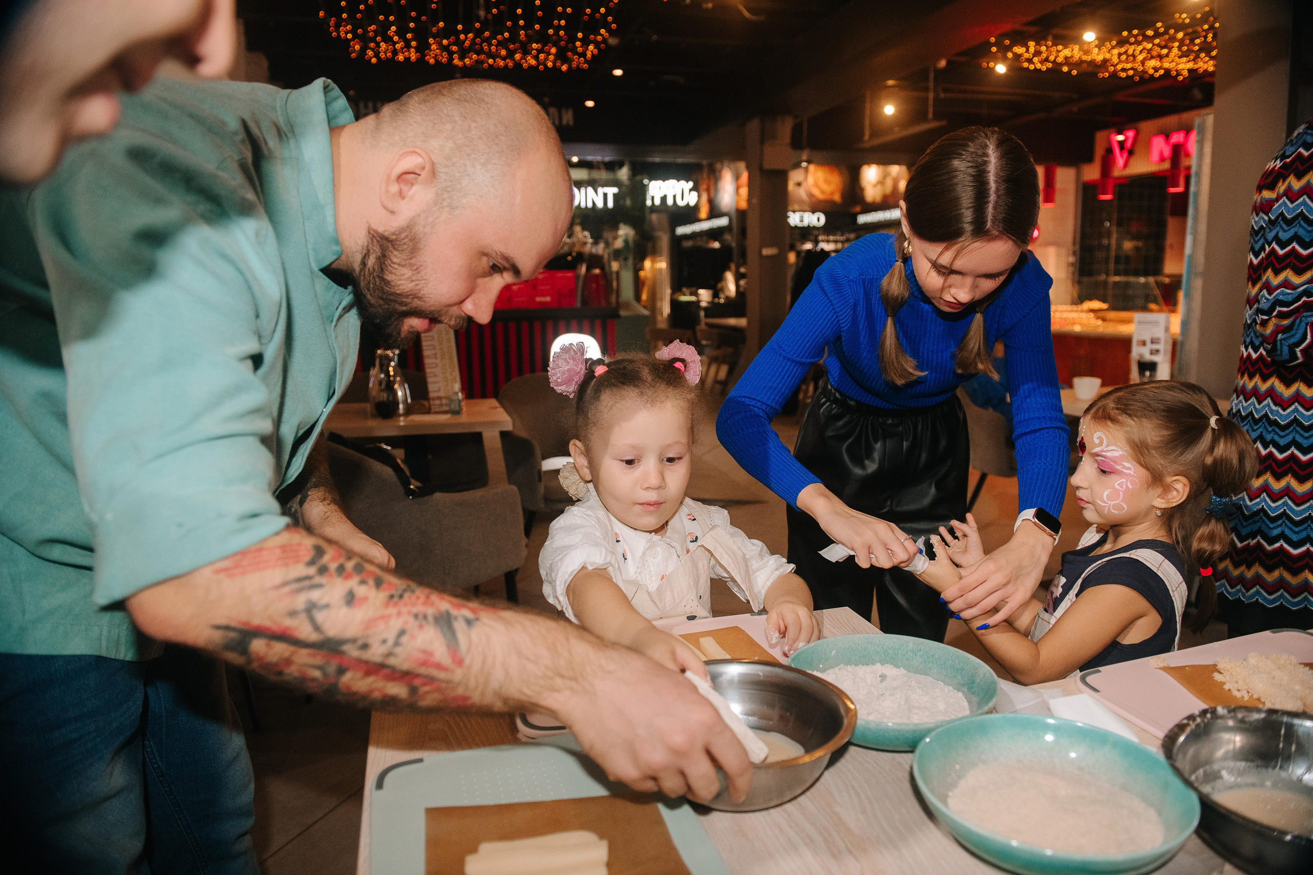 Гастродвор. Детский мастер-класс по приготовлению сэндвичей. Фотограф Валерия Голубева (Миронова)