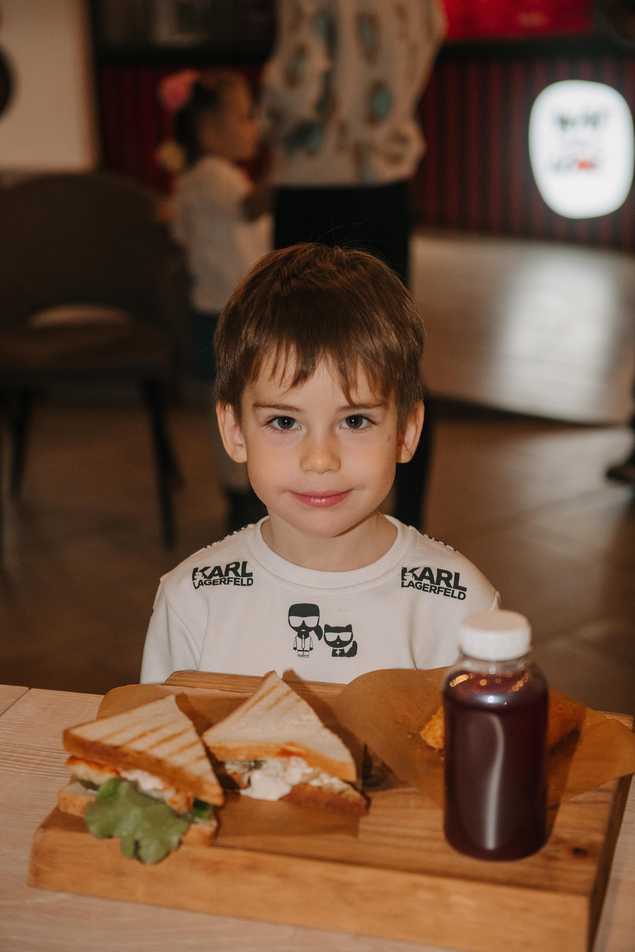Гастродвор. Детский мастер-класс по приготовлению сэндвичей. Фотограф Валерия Голубева (Миронова)