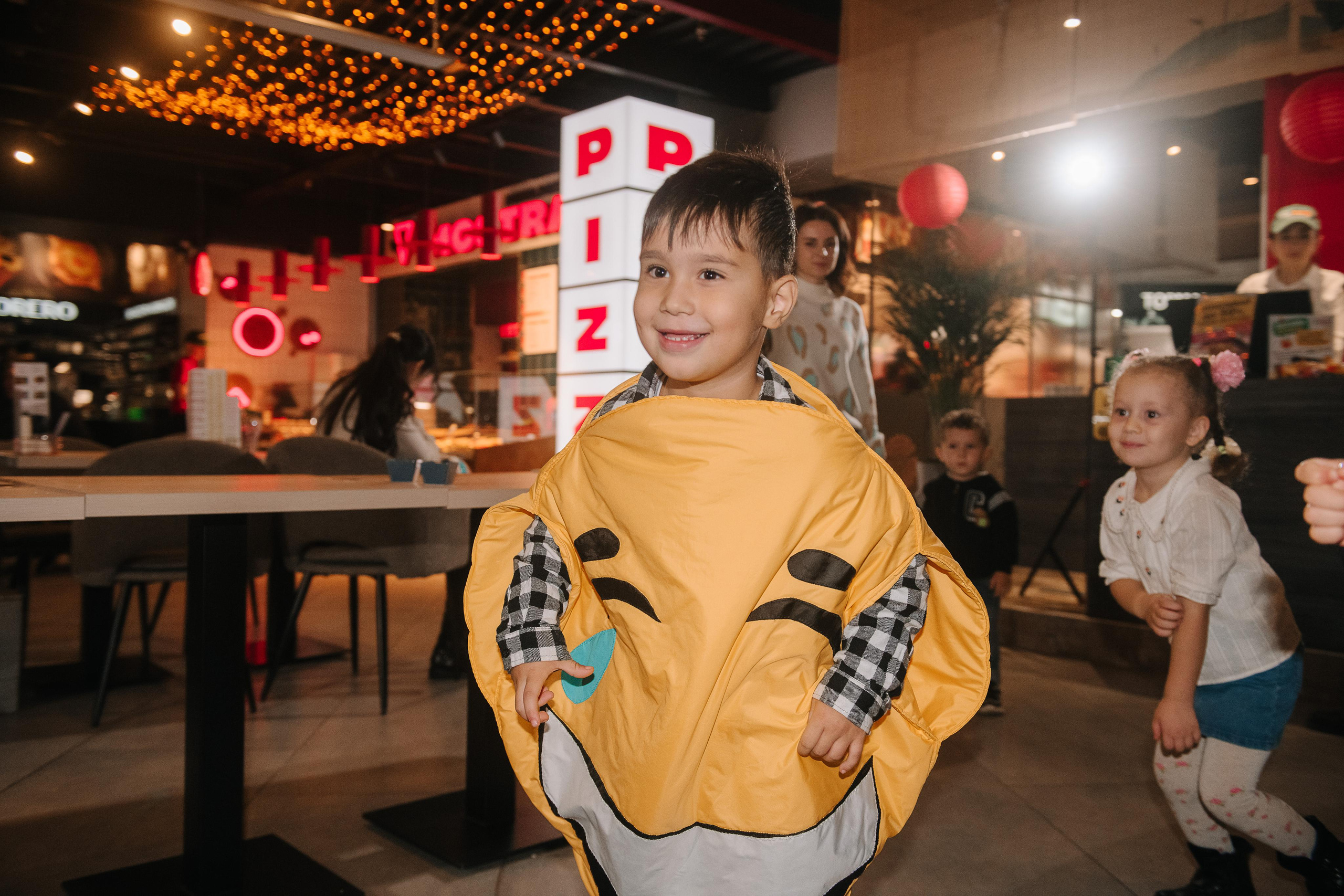 Гастродвор. Детский мастер-класс по приготовлению сэндвичей. Фотограф Валерия Голубева (Миронова)