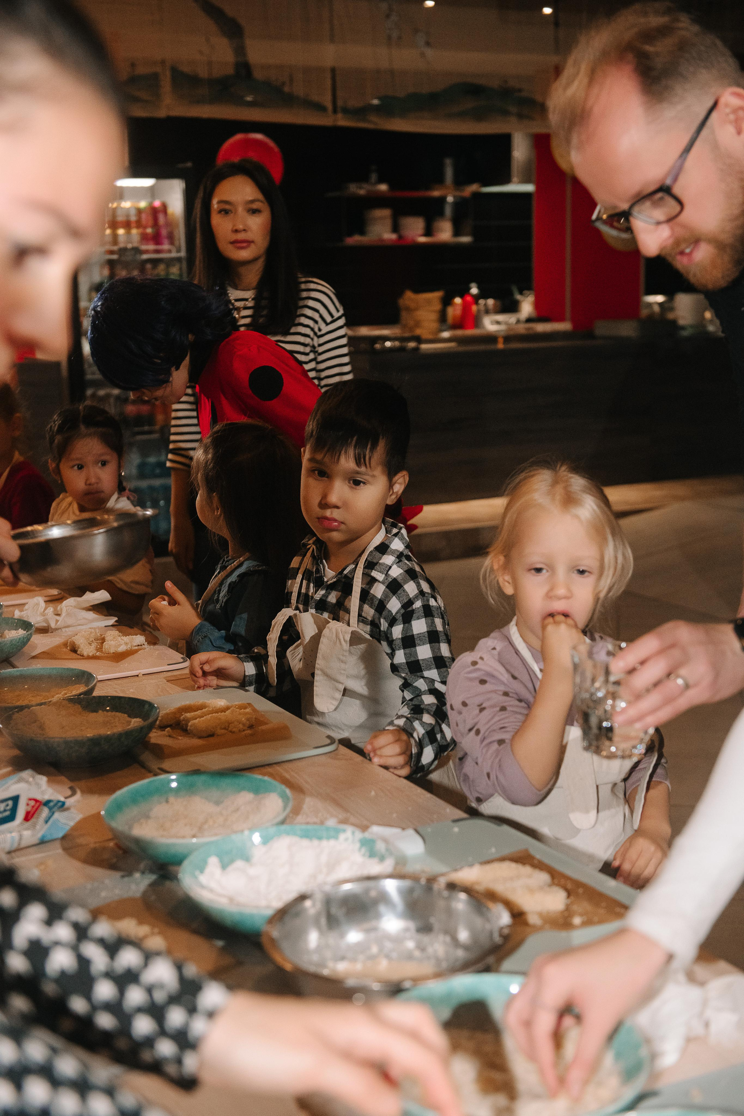 Гастродвор. Детский мастер-класс по приготовлению сэндвичей. Фотограф Валерия Голубева (Миронова)