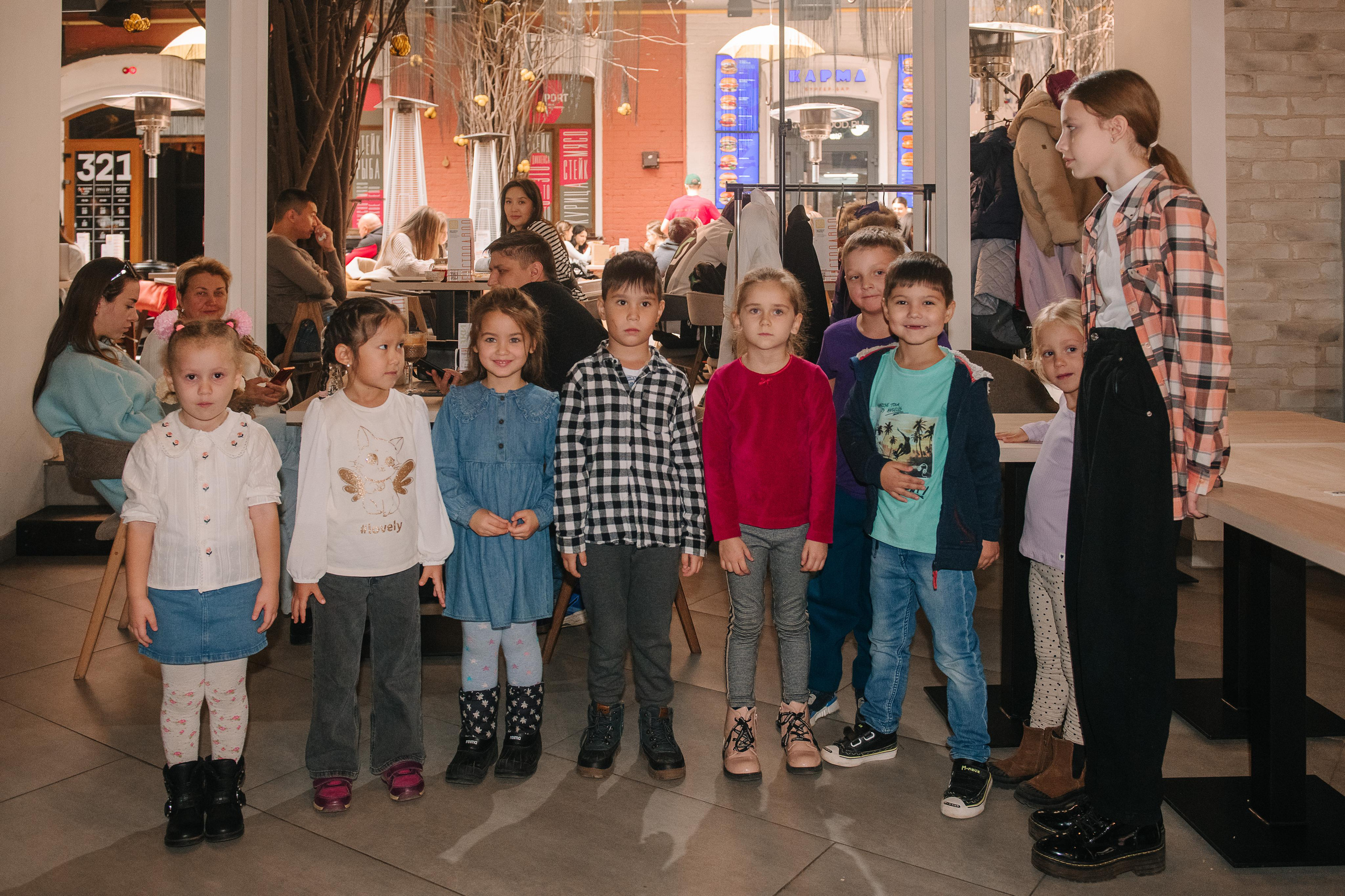 Гастродвор. Детский мастер-класс по приготовлению сэндвичей. Фотограф Валерия Голубева (Миронова)