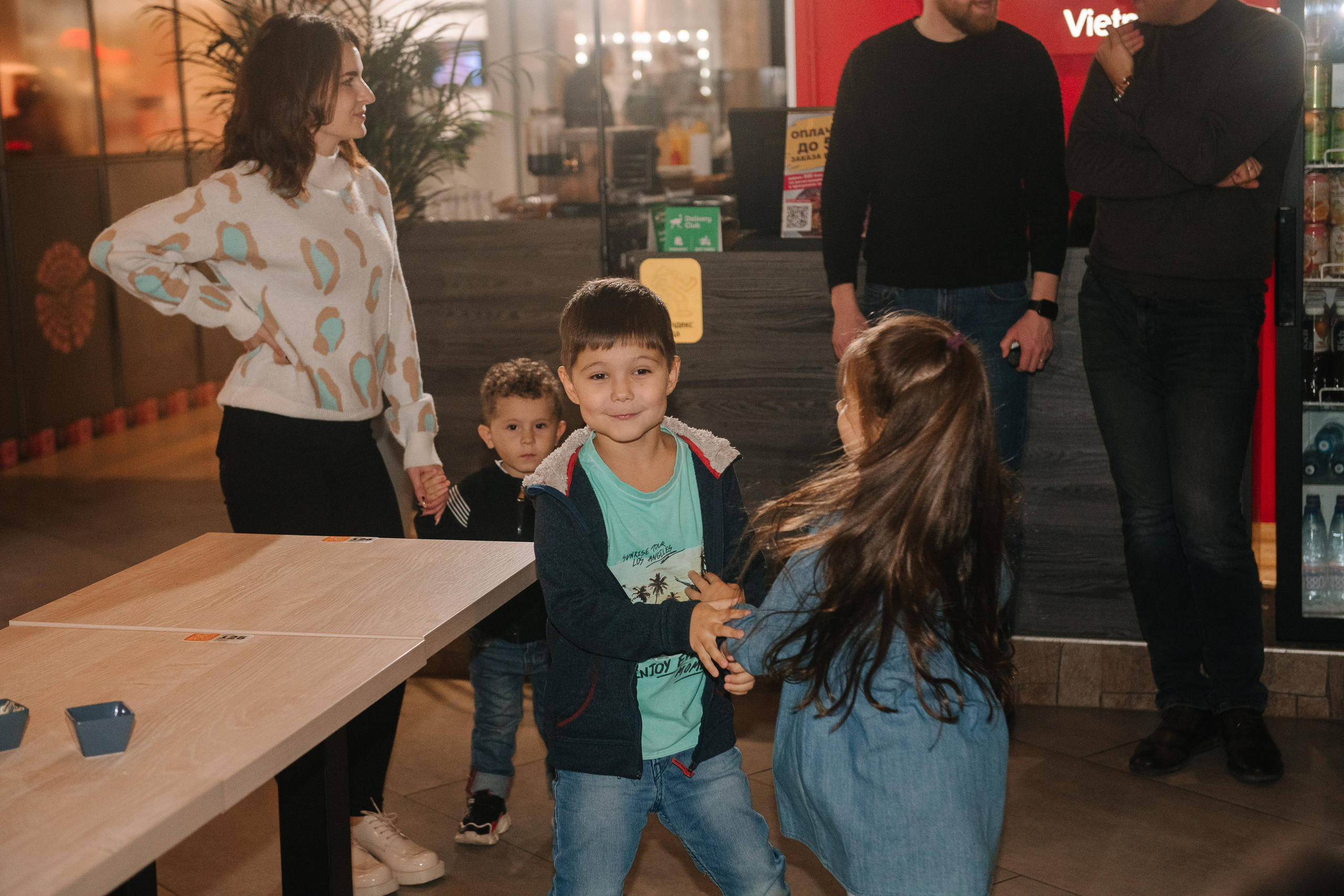 Гастродвор. Детский мастер-класс по приготовлению сэндвичей. Фотограф Валерия Голубева (Миронова)