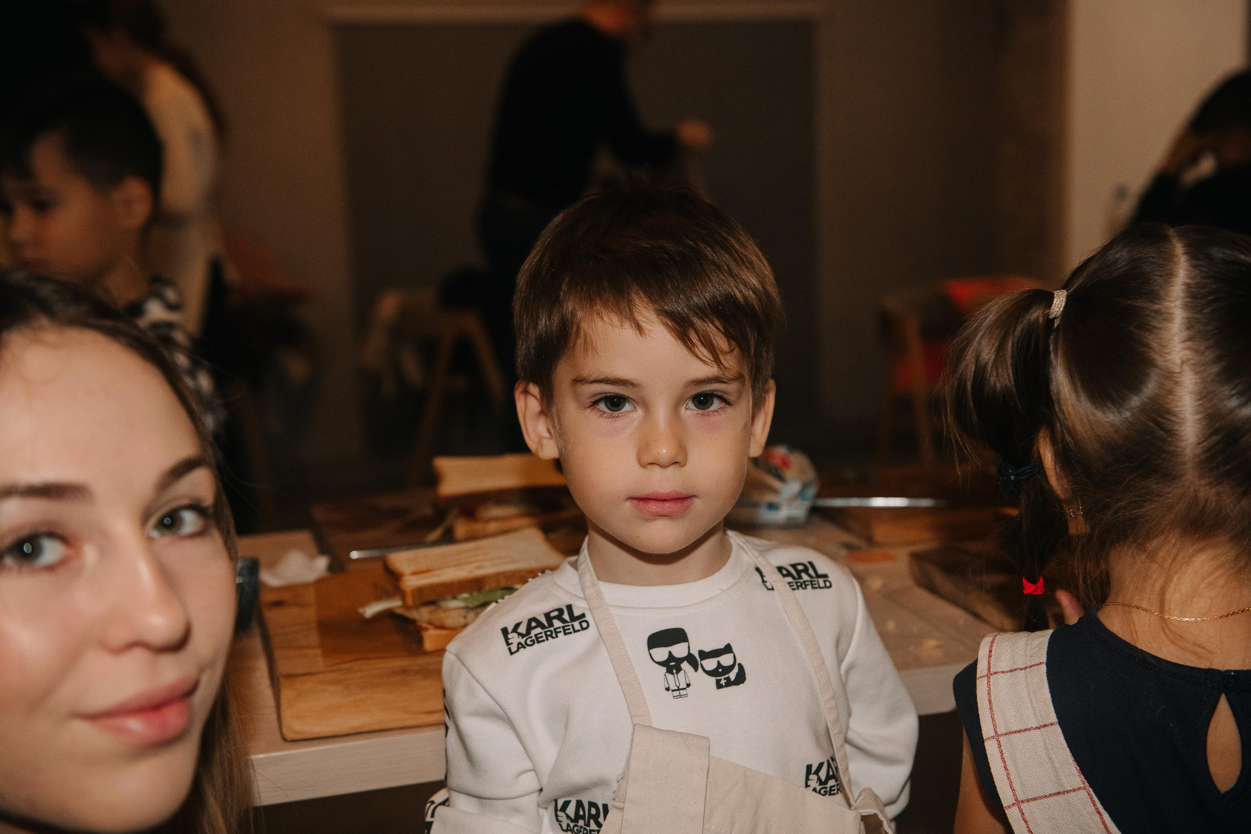 Гастродвор. Детский мастер-класс по приготовлению сэндвичей. Фотограф Валерия Голубева (Миронова)