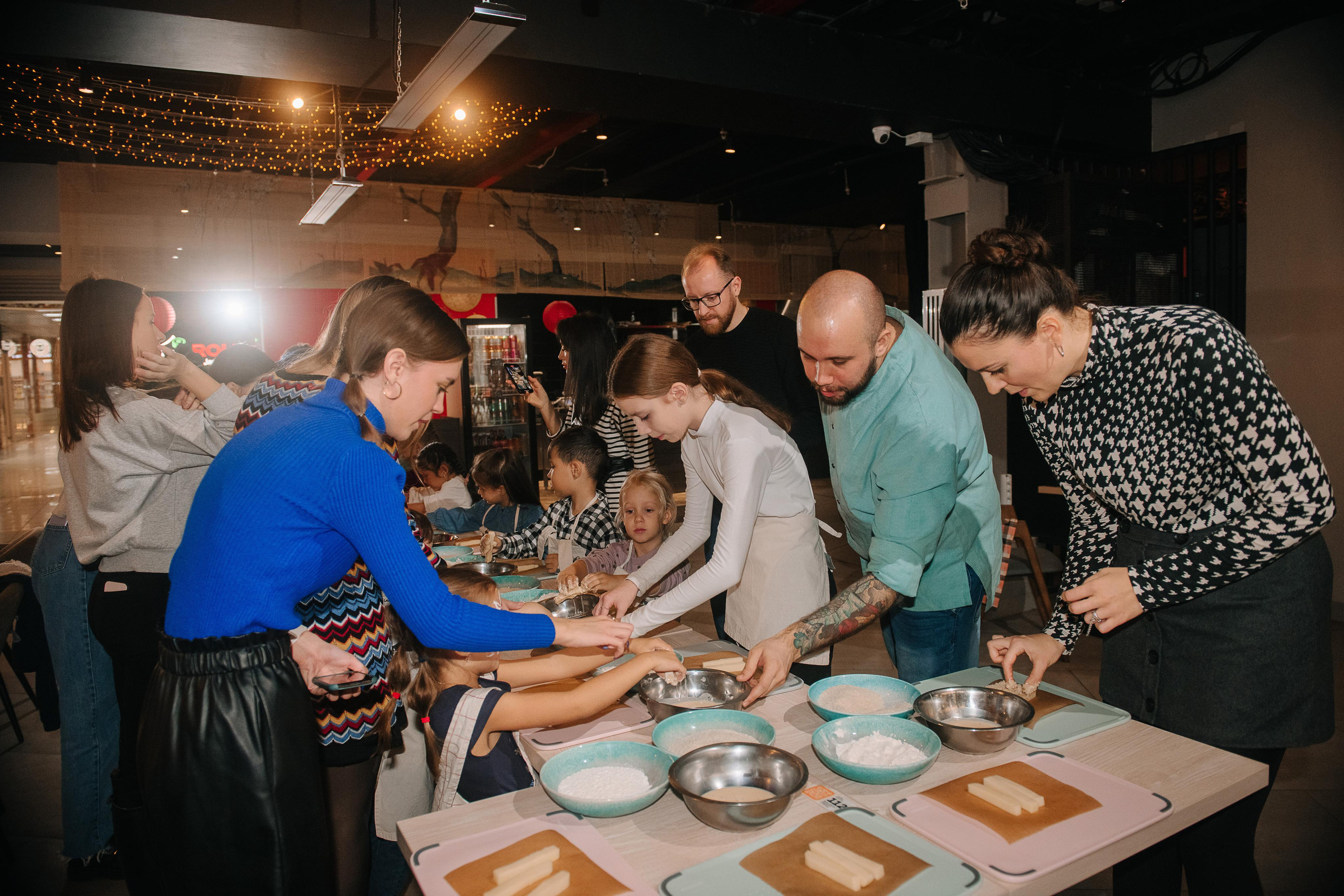 Гастродвор. Детский мастер-класс по приготовлению сэндвичей. Фотограф Валерия Голубева (Миронова)