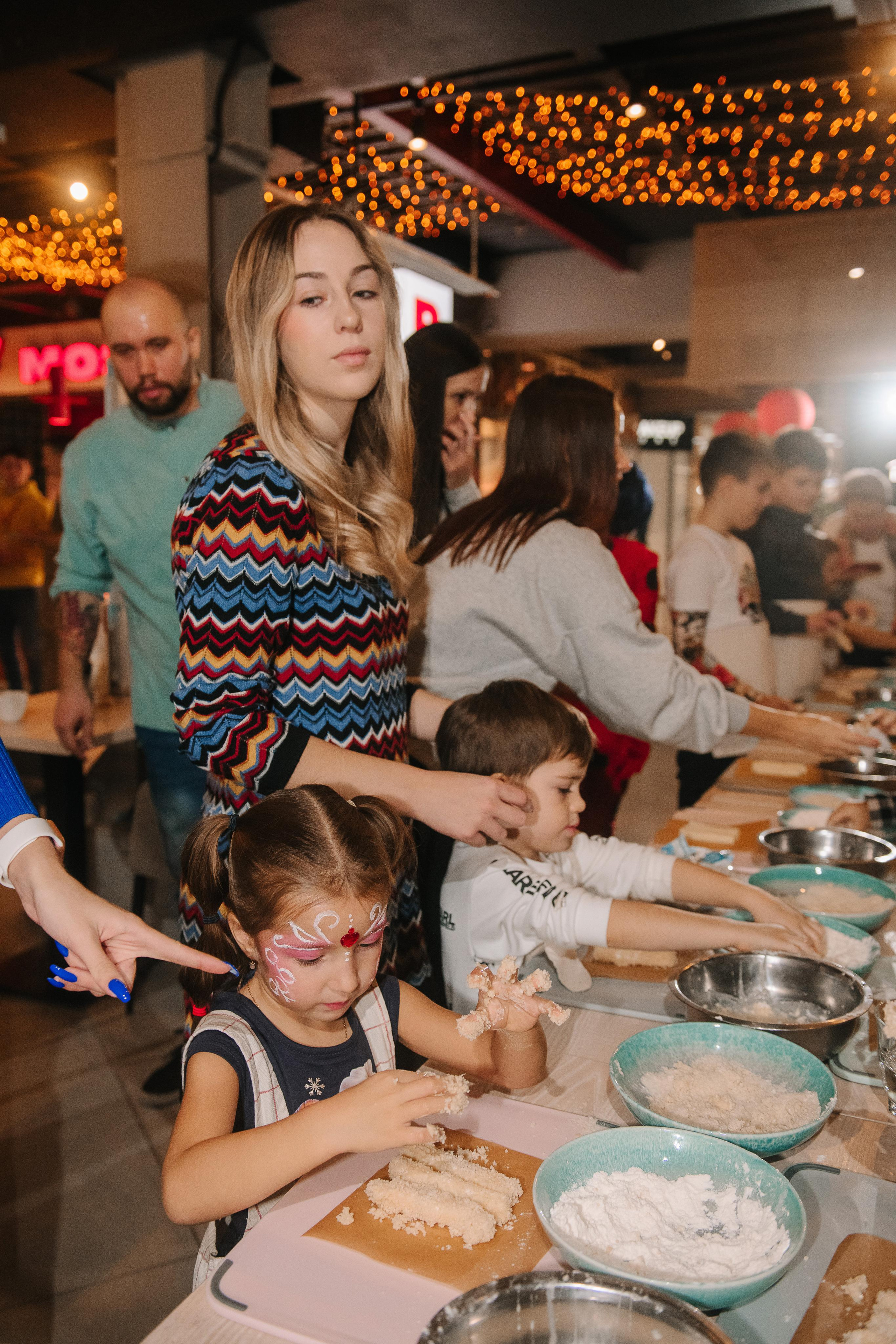 Гастродвор. Детский мастер-класс по приготовлению сэндвичей. Фотограф Валерия Голубева (Миронова)