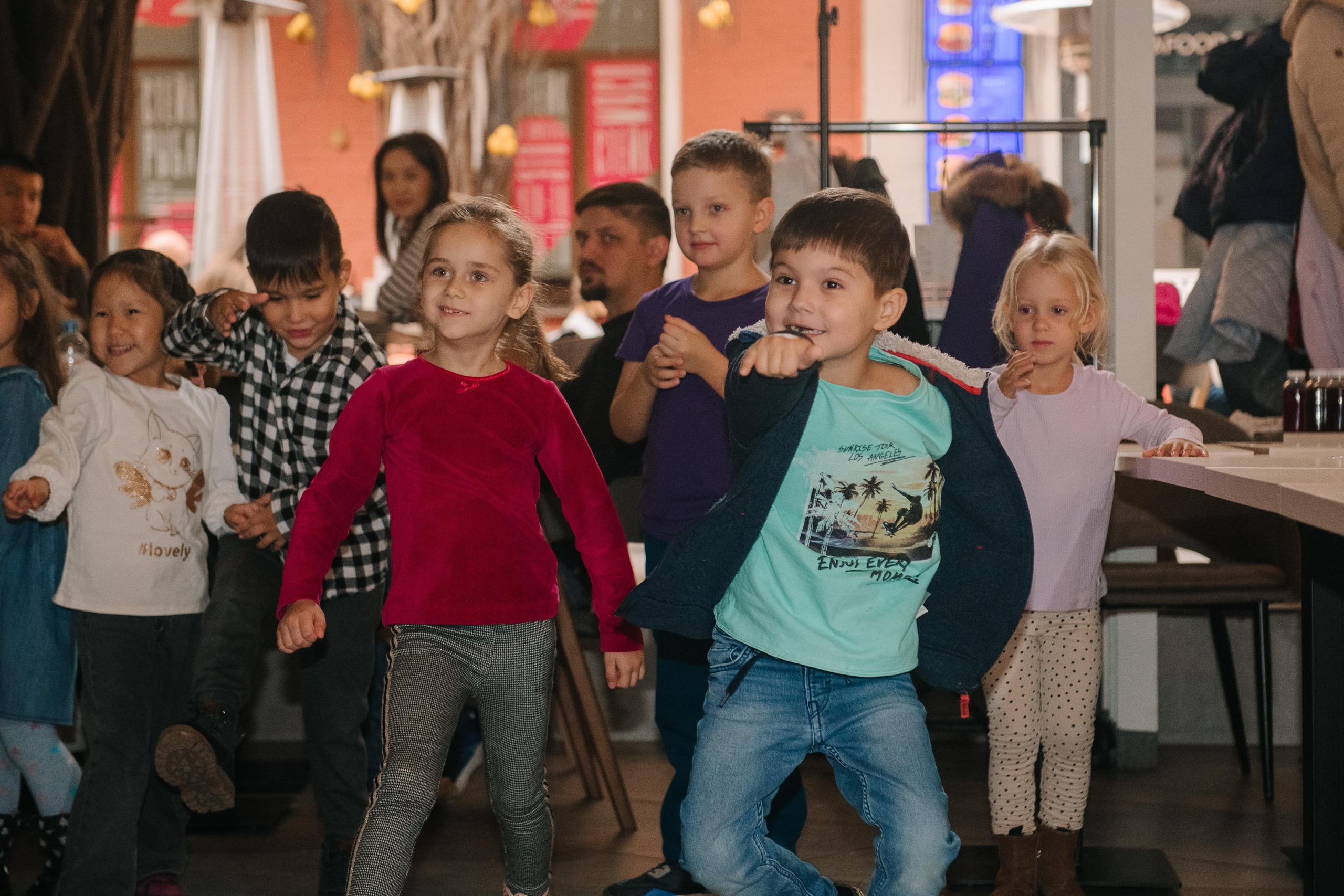 Гастродвор. Детский мастер-класс по приготовлению сэндвичей. Фотограф Валерия Голубева (Миронова)