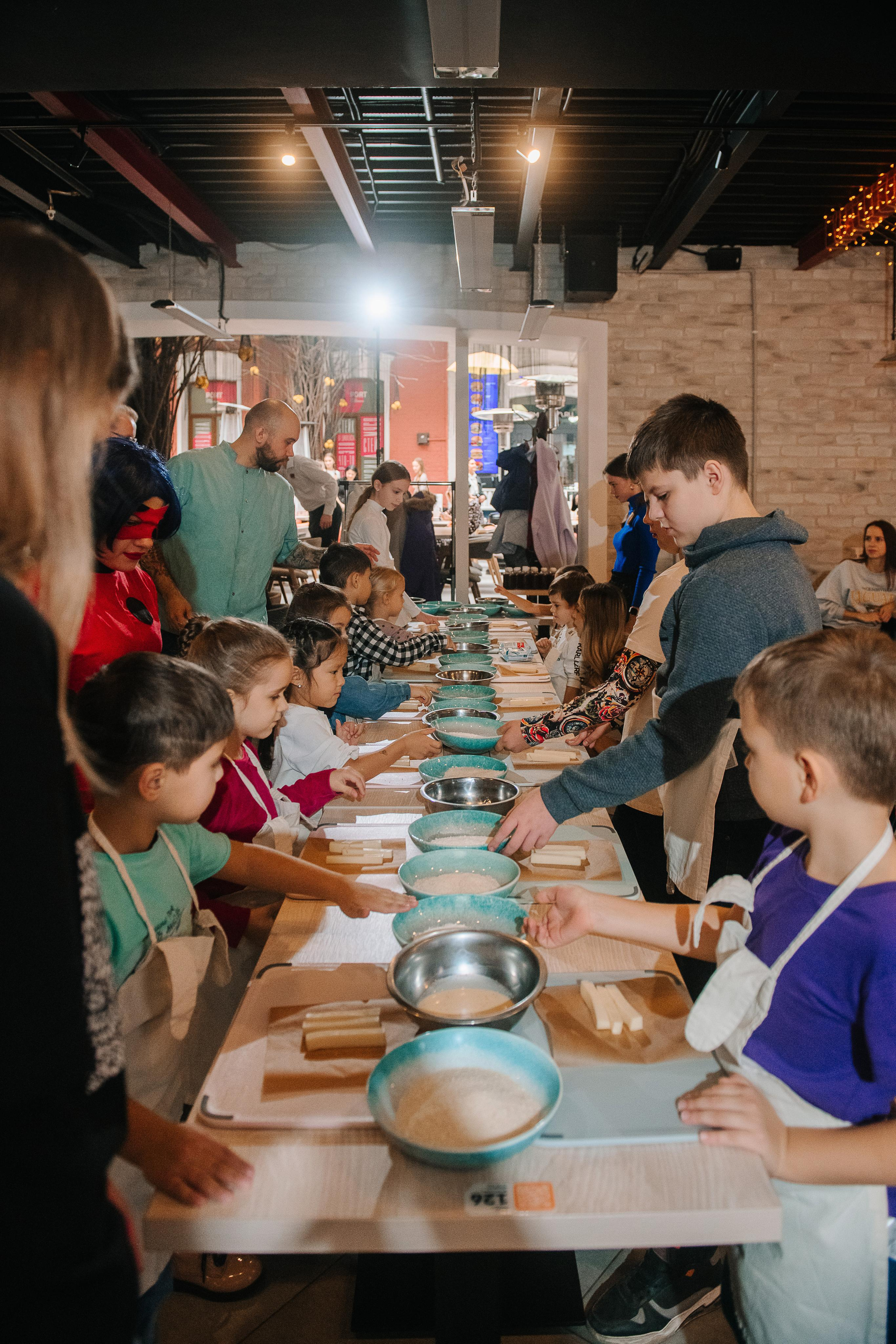 Гастродвор. Детский мастер-класс по приготовлению сэндвичей. Фотограф Валерия Голубева (Миронова)