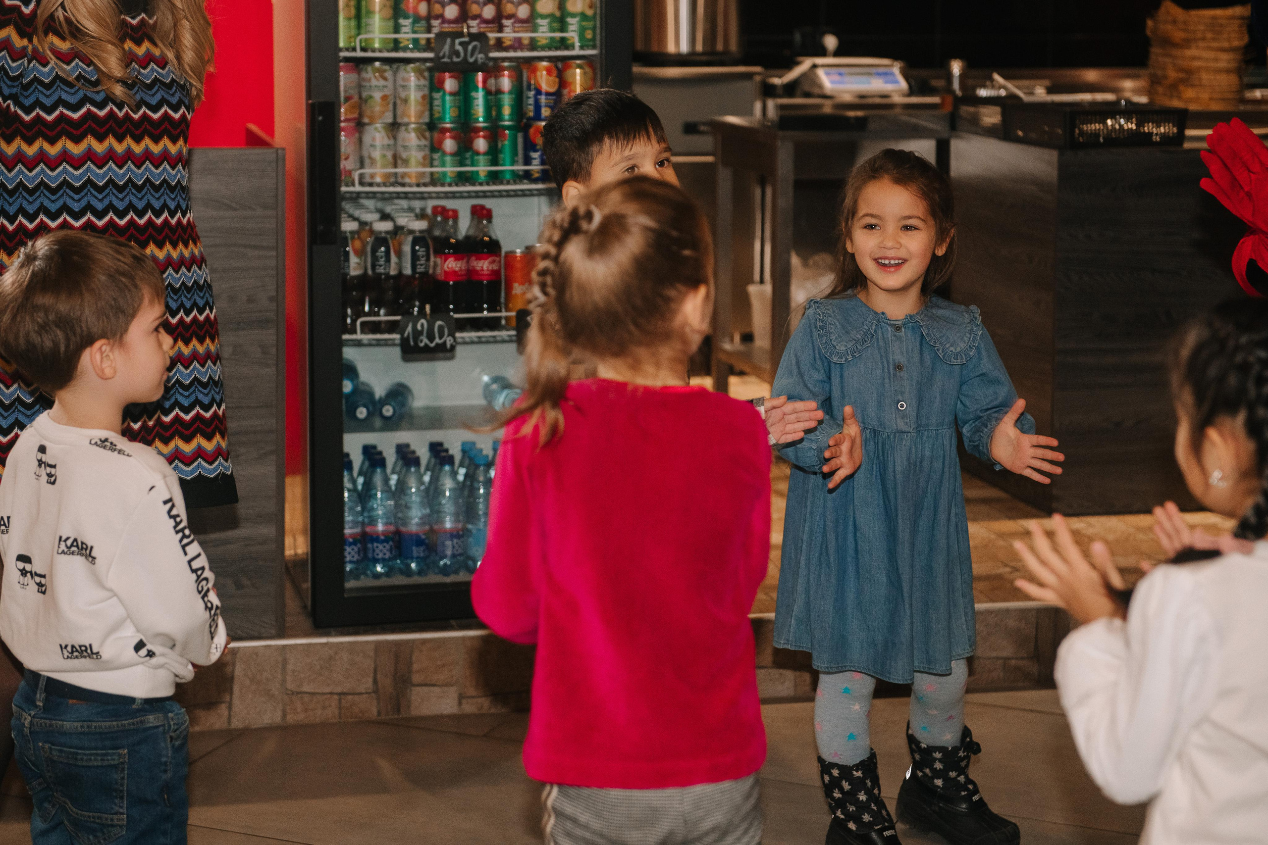 Гастродвор. Детский мастер-класс по приготовлению сэндвичей. Фотограф Валерия Голубева (Миронова)