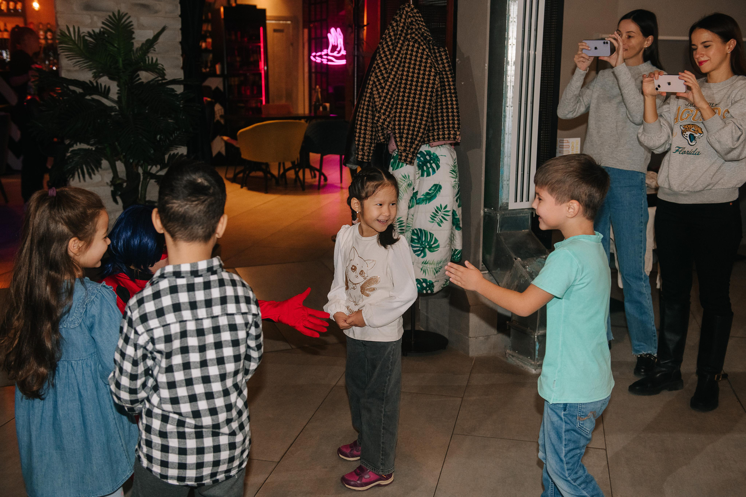 Гастродвор. Детский мастер-класс по приготовлению сэндвичей. Фотограф Валерия Голубева (Миронова)