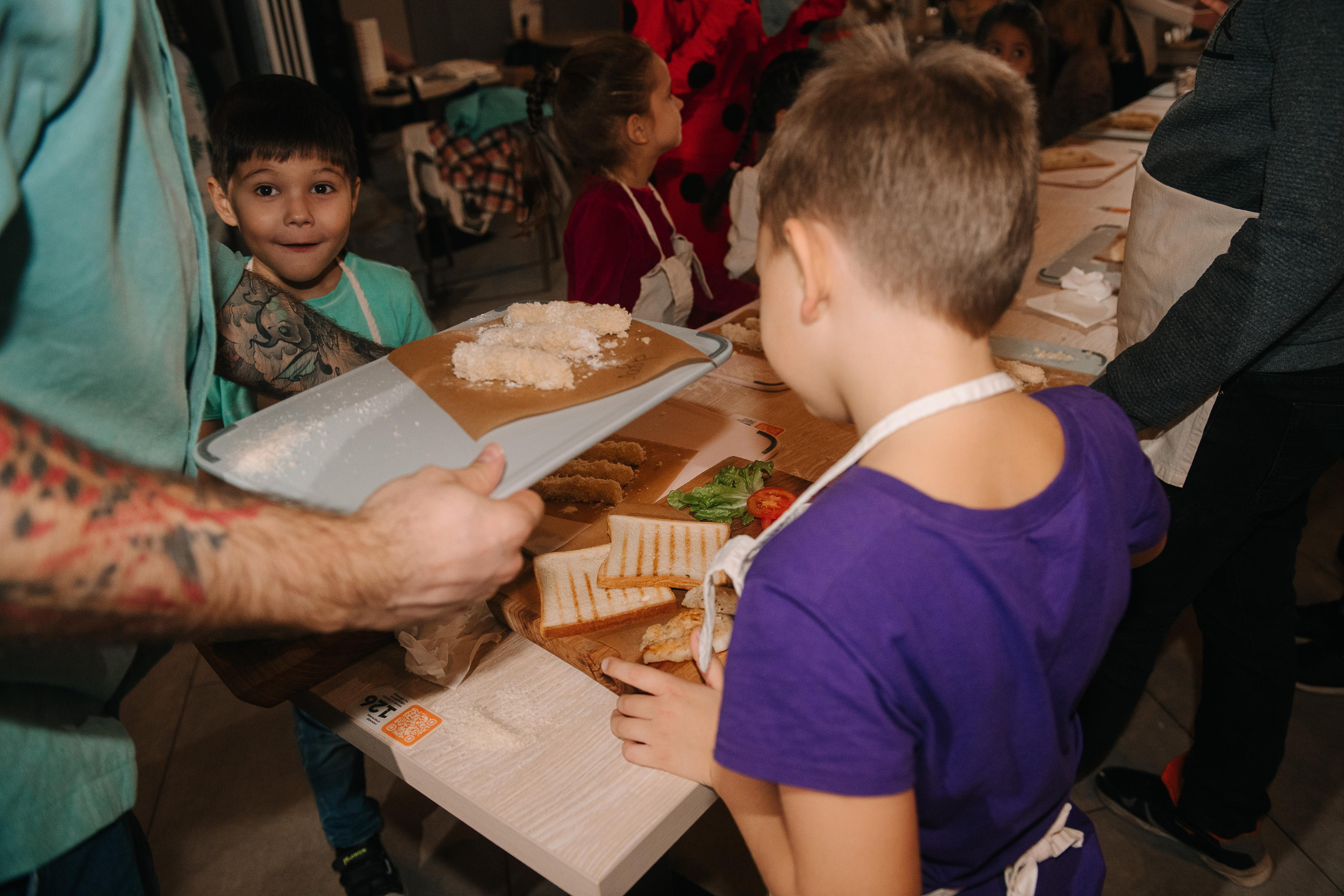 Гастродвор. Детский мастер-класс по приготовлению сэндвичей. Фотограф Валерия Голубева (Миронова)