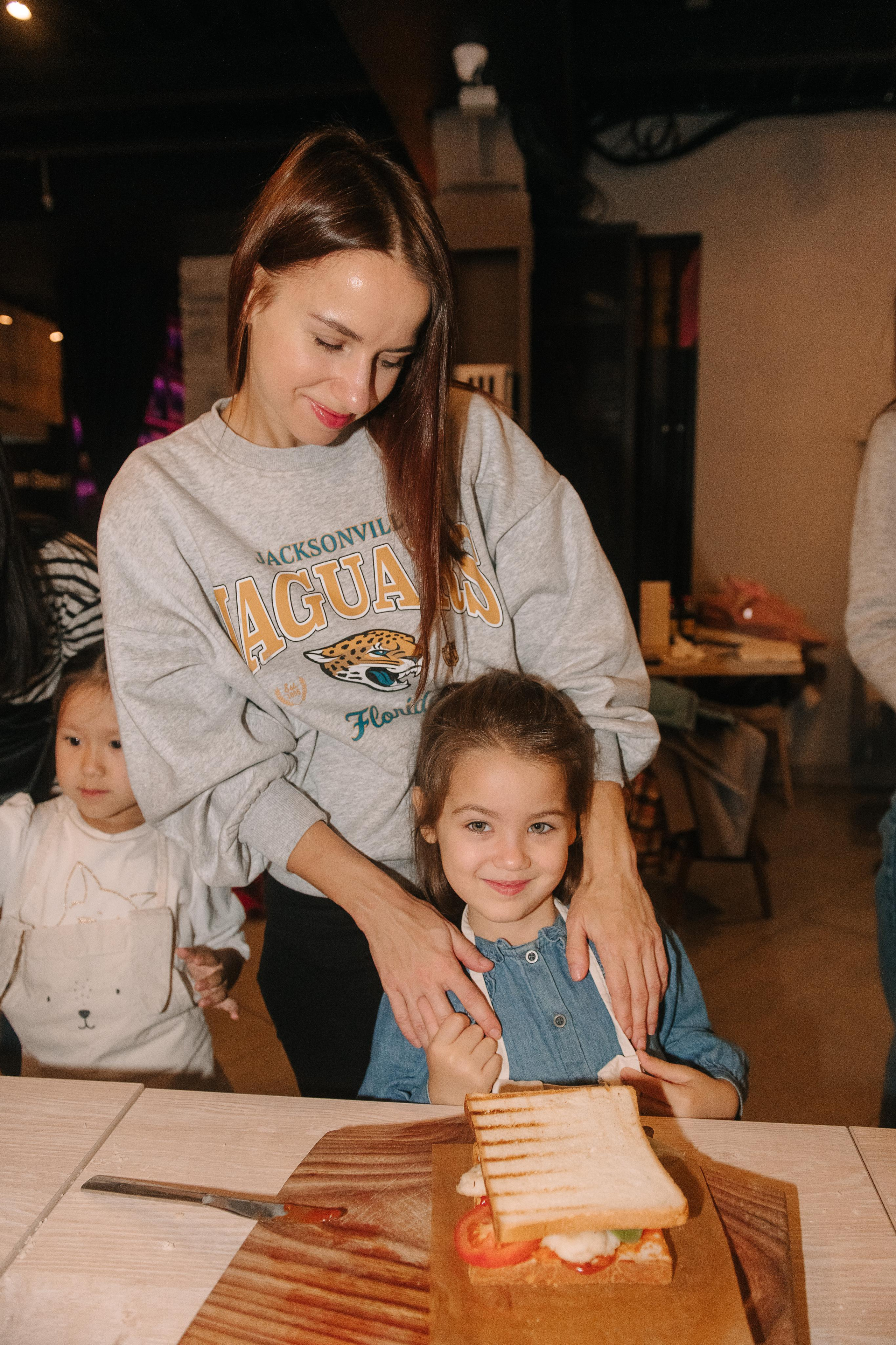 Гастродвор. Детский мастер-класс по приготовлению сэндвичей. Фотограф Валерия Голубева (Миронова)