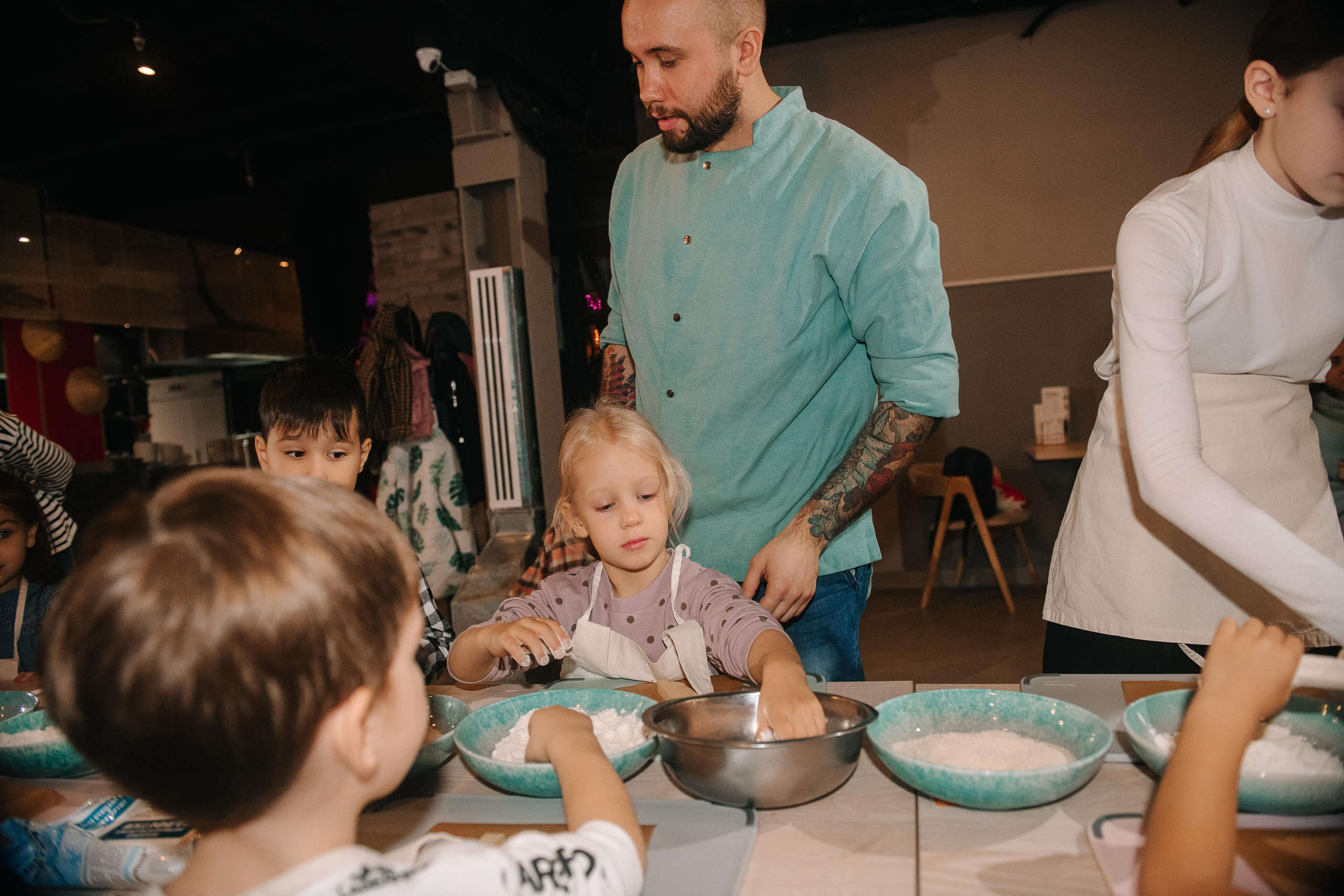Гастродвор. Детский мастер-класс по приготовлению сэндвичей. Фотограф Валерия Голубева (Миронова)