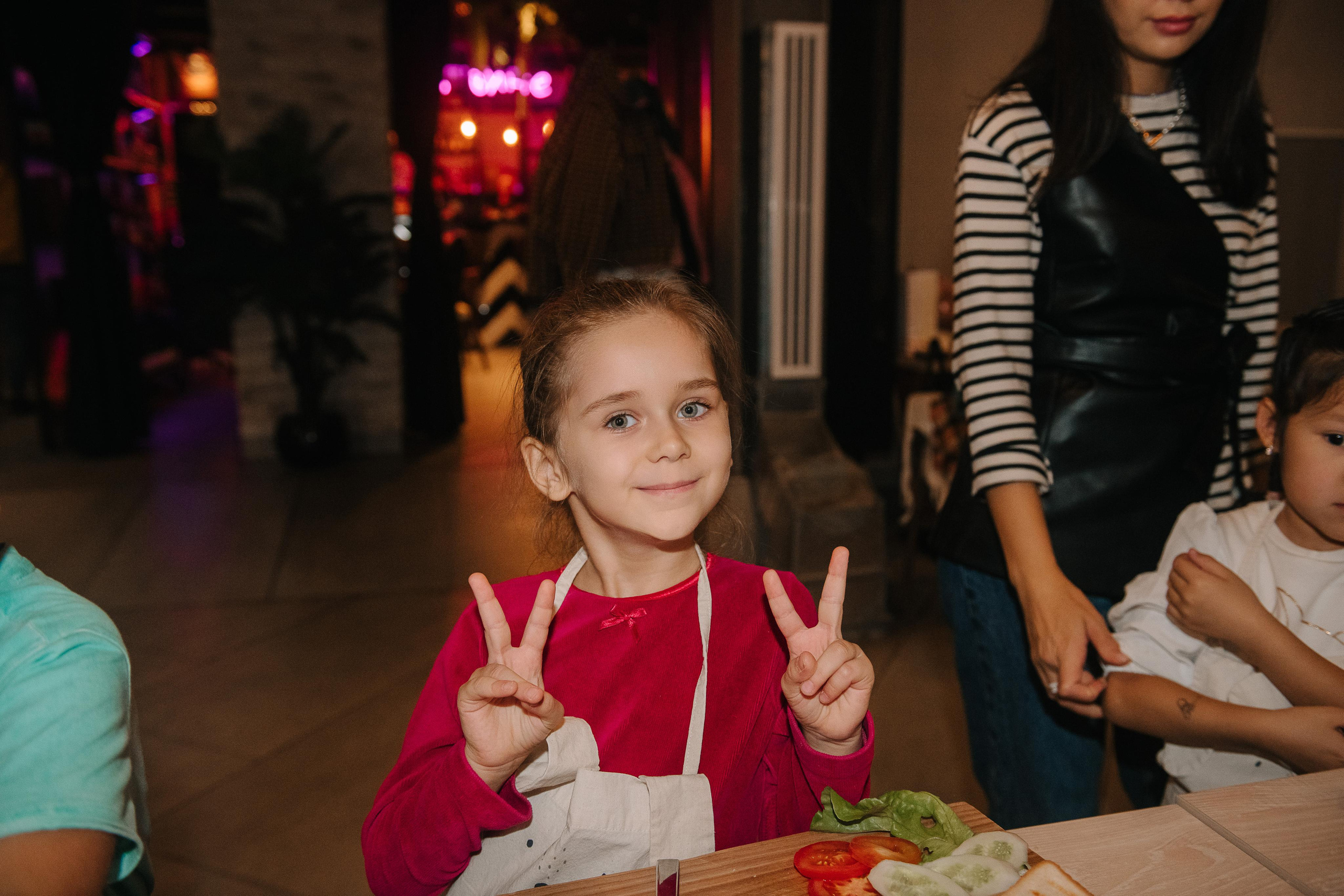 Гастродвор. Детский мастер-класс по приготовлению сэндвичей. Фотограф Валерия Голубева (Миронова)