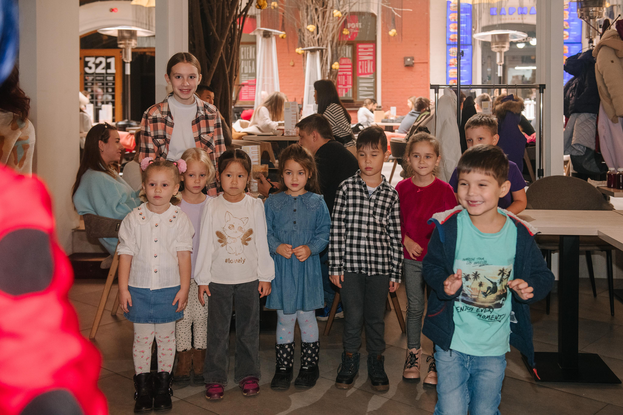 Гастродвор. Детский мастер-класс по приготовлению сэндвичей. Фотограф Валерия Голубева (Миронова)