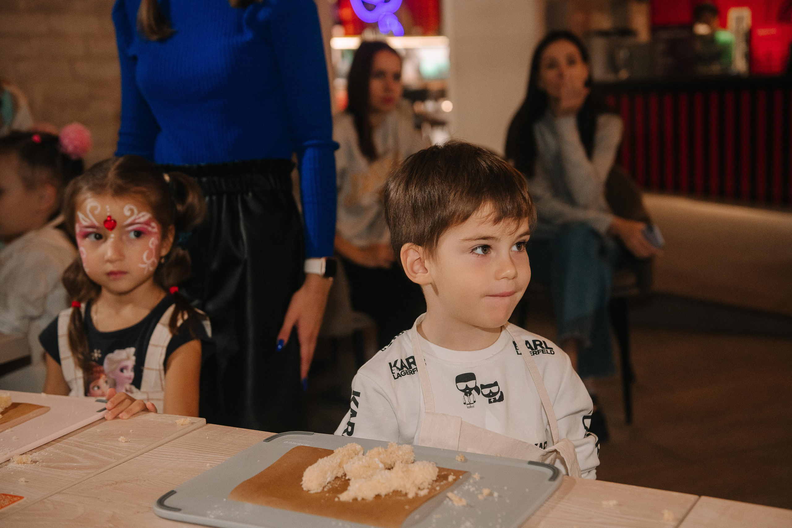 Гастродвор. Детский мастер-класс по приготовлению сэндвичей. Фотограф Валерия Голубева (Миронова)