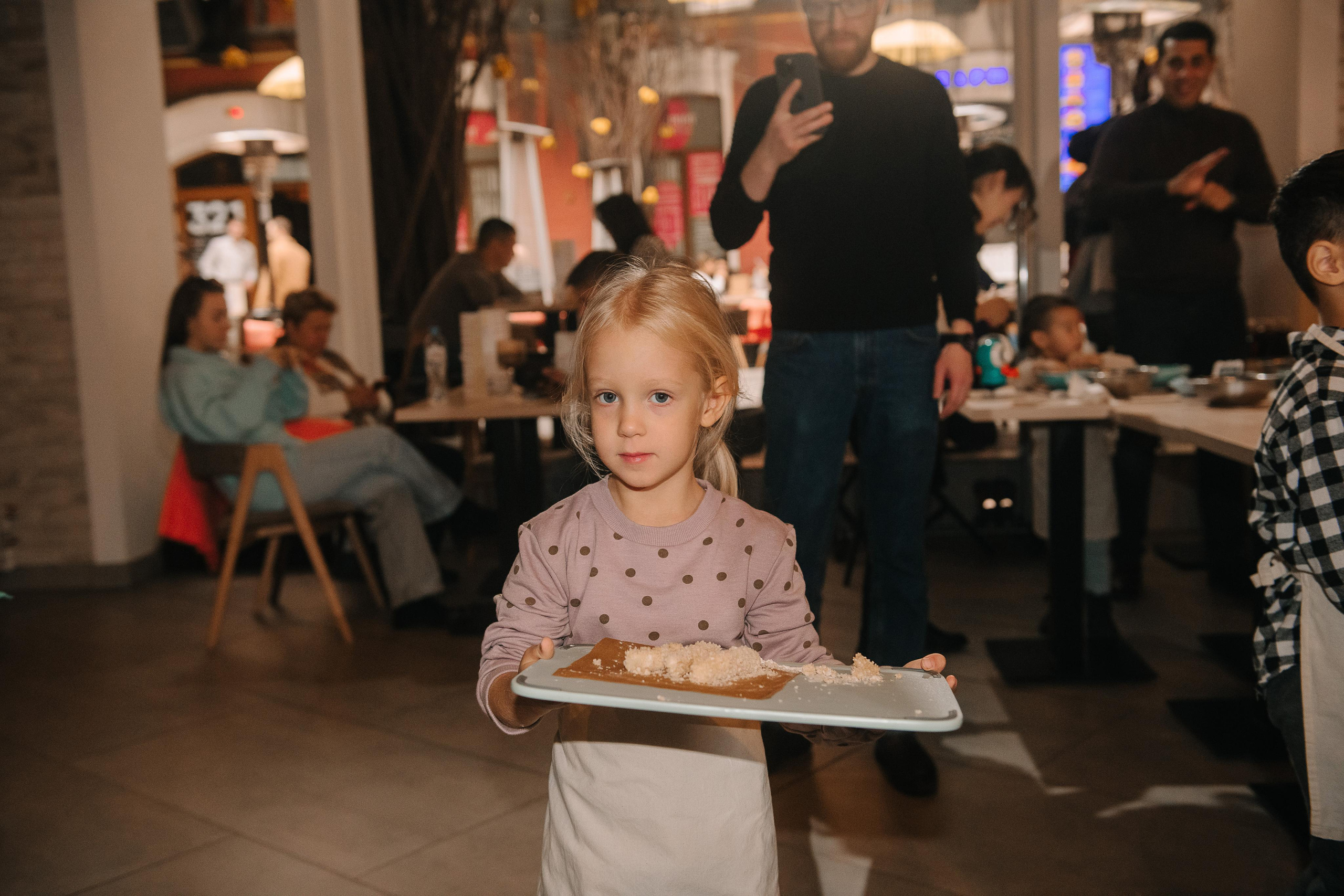 Гастродвор. Детский мастер-класс по приготовлению сэндвичей. Фотограф Валерия Голубева (Миронова)