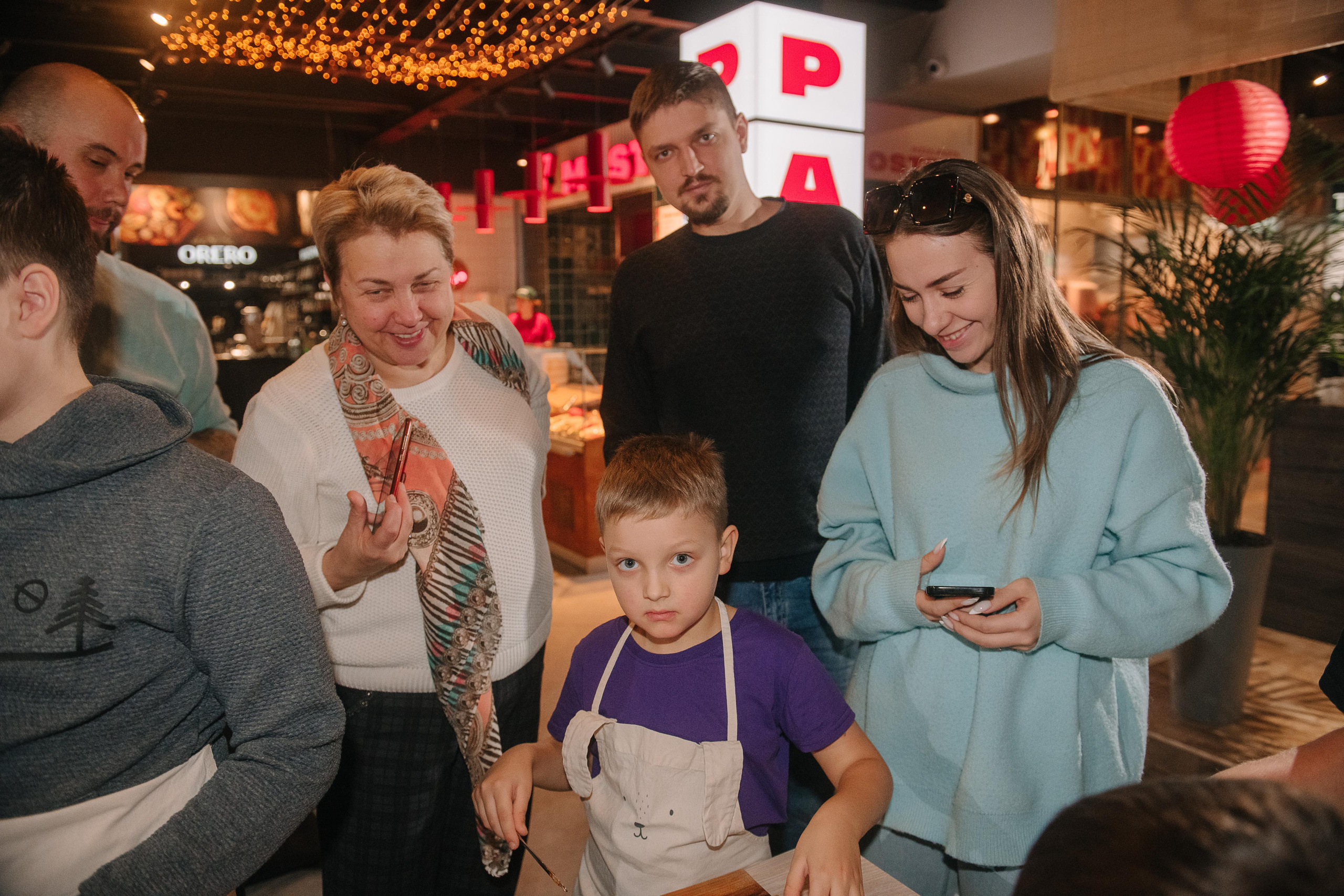 Гастродвор. Детский мастер-класс по приготовлению сэндвичей. Фотограф Валерия Голубева (Миронова)