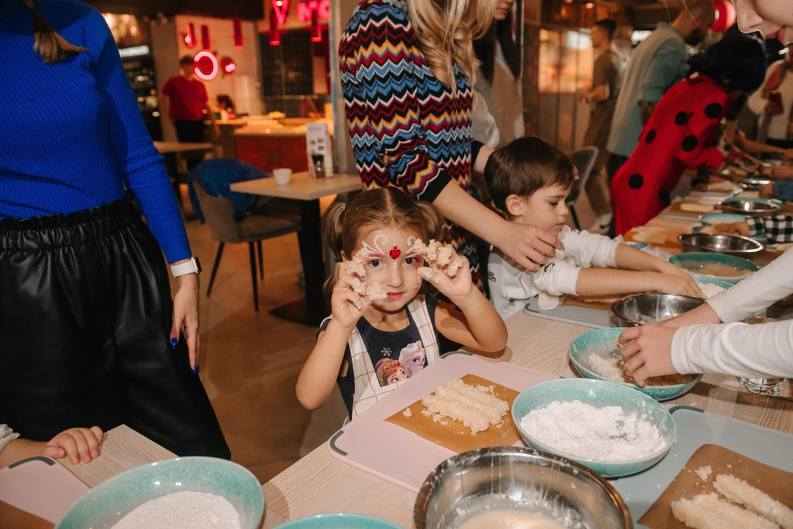 Гастродвор. Детский мастер-класс по приготовлению сэндвичей. Фотограф Валерия Голубева (Миронова)