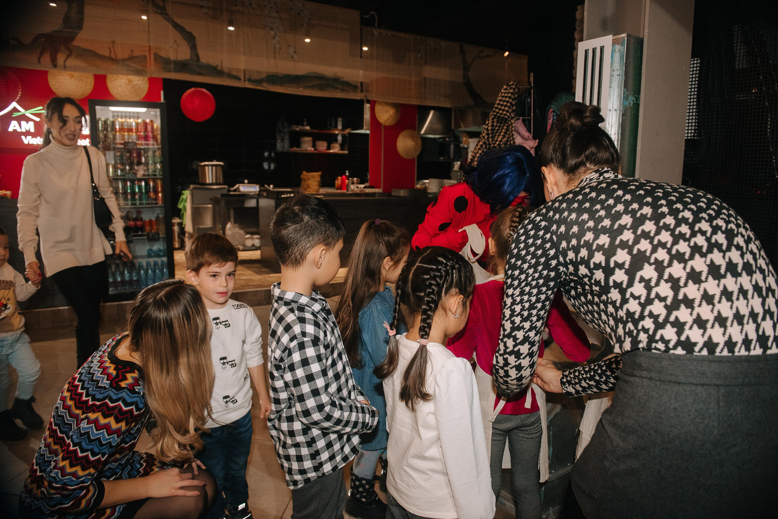 Гастродвор. Детский мастер-класс по приготовлению сэндвичей. Фотограф Валерия Голубева (Миронова)