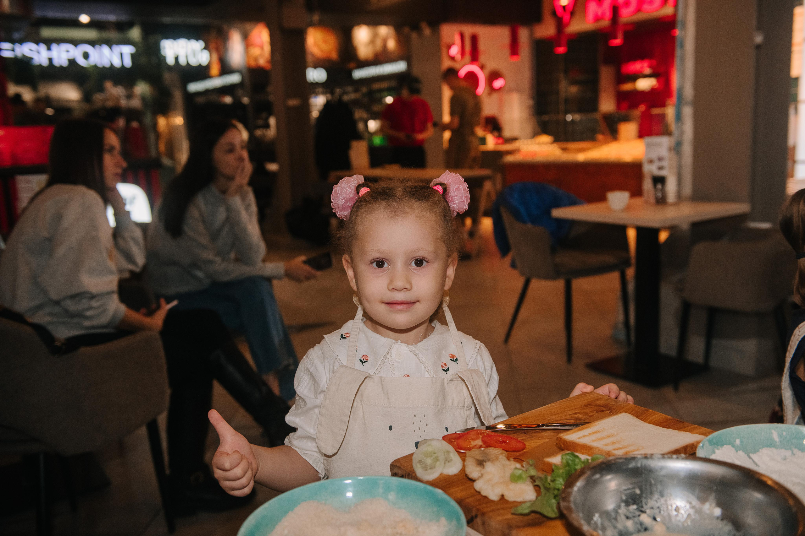 Гастродвор. Детский мастер-класс по приготовлению сэндвичей. Фотограф Валерия Голубева (Миронова)